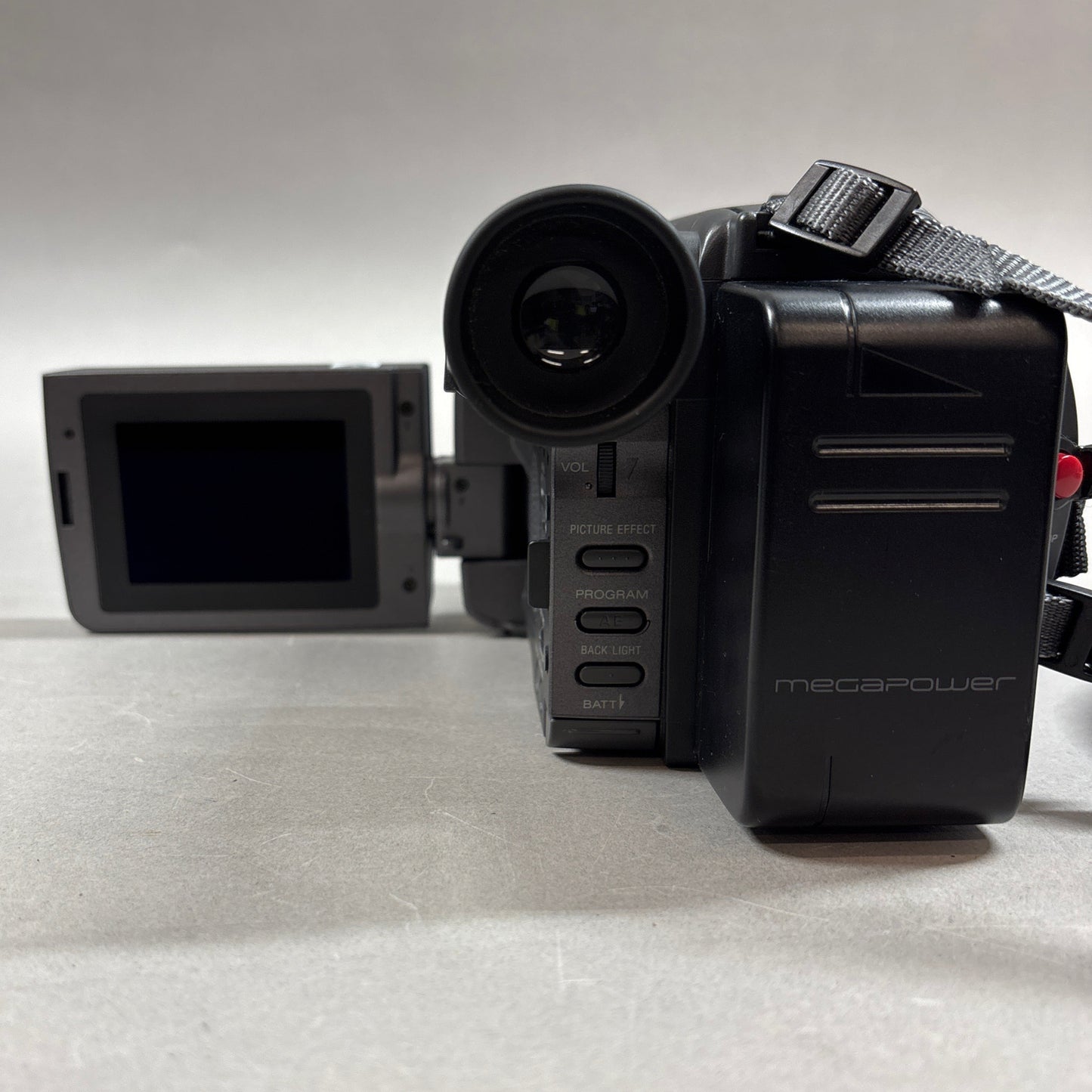 Sony Handycam Digital Video Camcorder CCD-TRV40