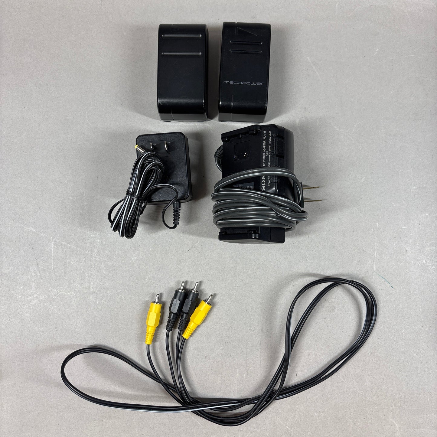 Sony Handycam Digital Video Camcorder CCD-TRV40