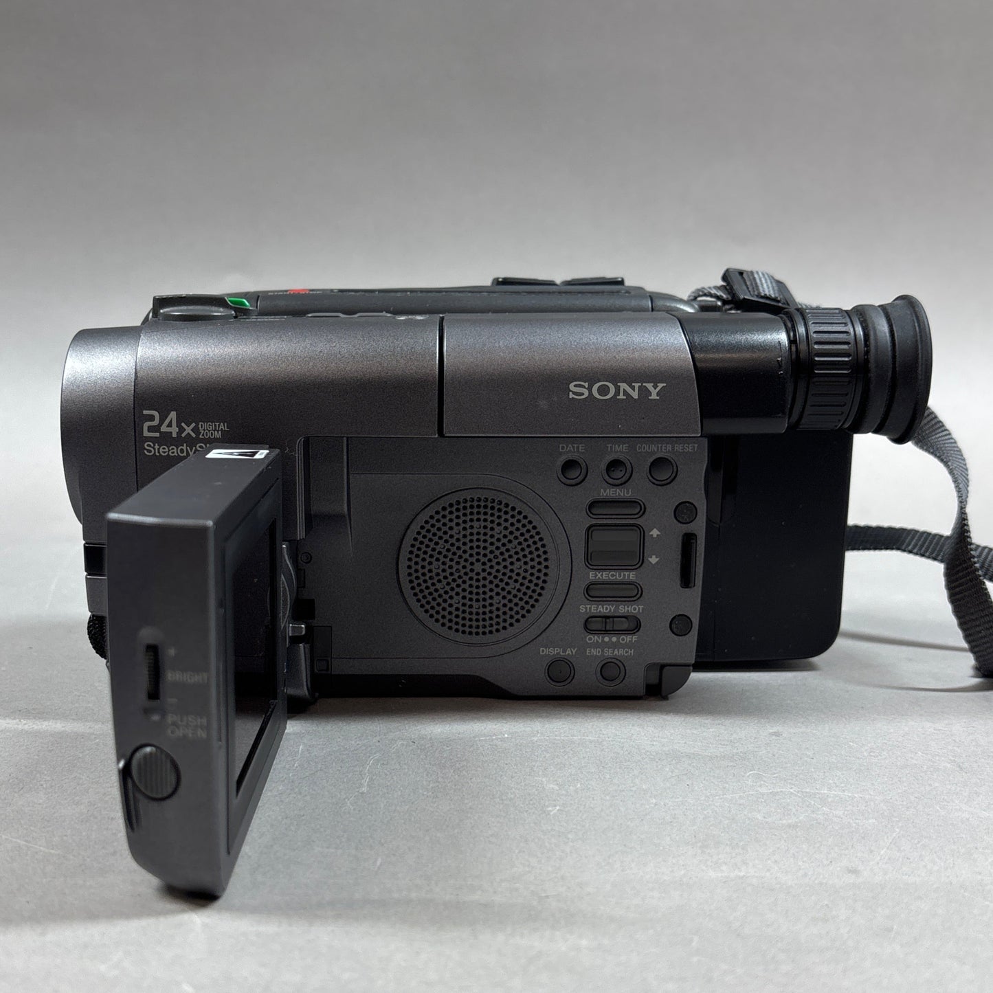 Sony Handycam Digital Video Camcorder CCD-TRV40