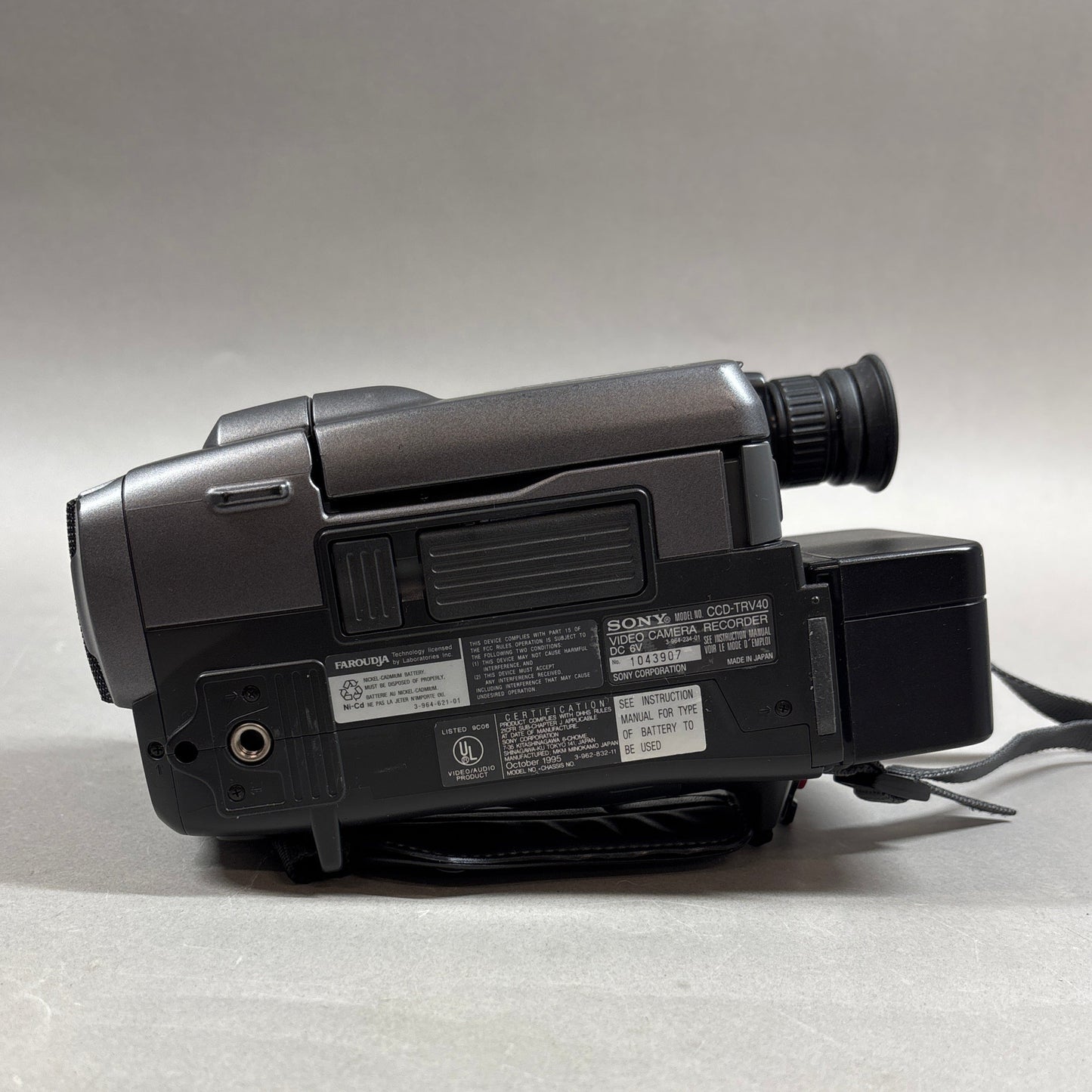 Sony Handycam Digital Video Camcorder CCD-TRV40