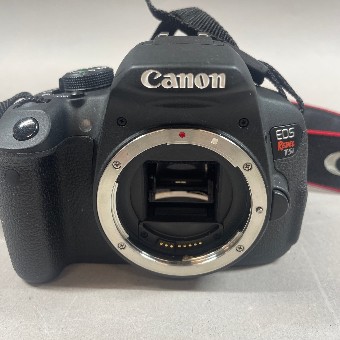 Canon EOS Rebel T5i 18.0MP Digital SLR DSLR Camera