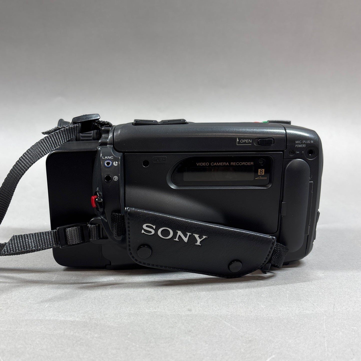 Sony Handycam Digital Video Camcorder CCD-TRV40