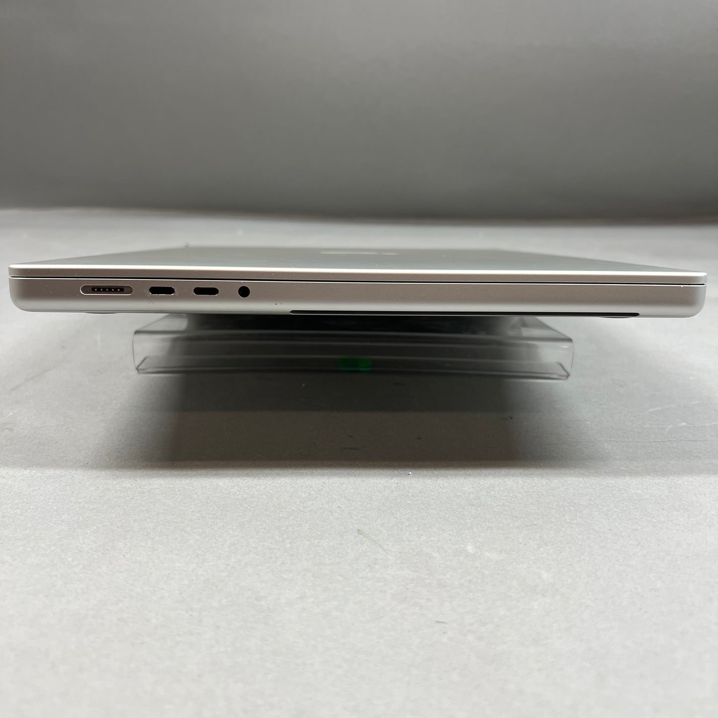 2021 Apple MacBook Pro 16" M1 Pro 32C GPU 3.2GHz 16GB RAM 1TB SSD A2485