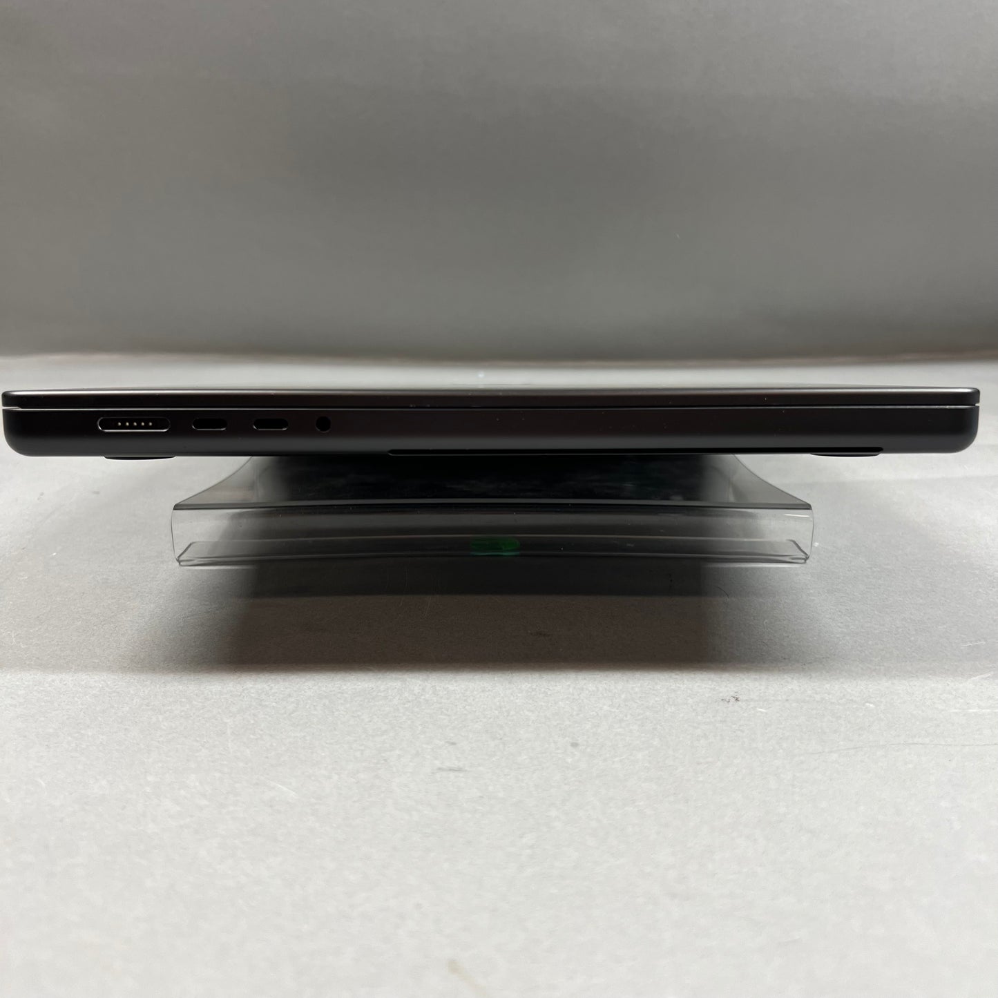 2023 Apple MacBook Pro 16" M3 Pro 18C GPU 4.0GHz 36GB RAM 512GB SSD A2991