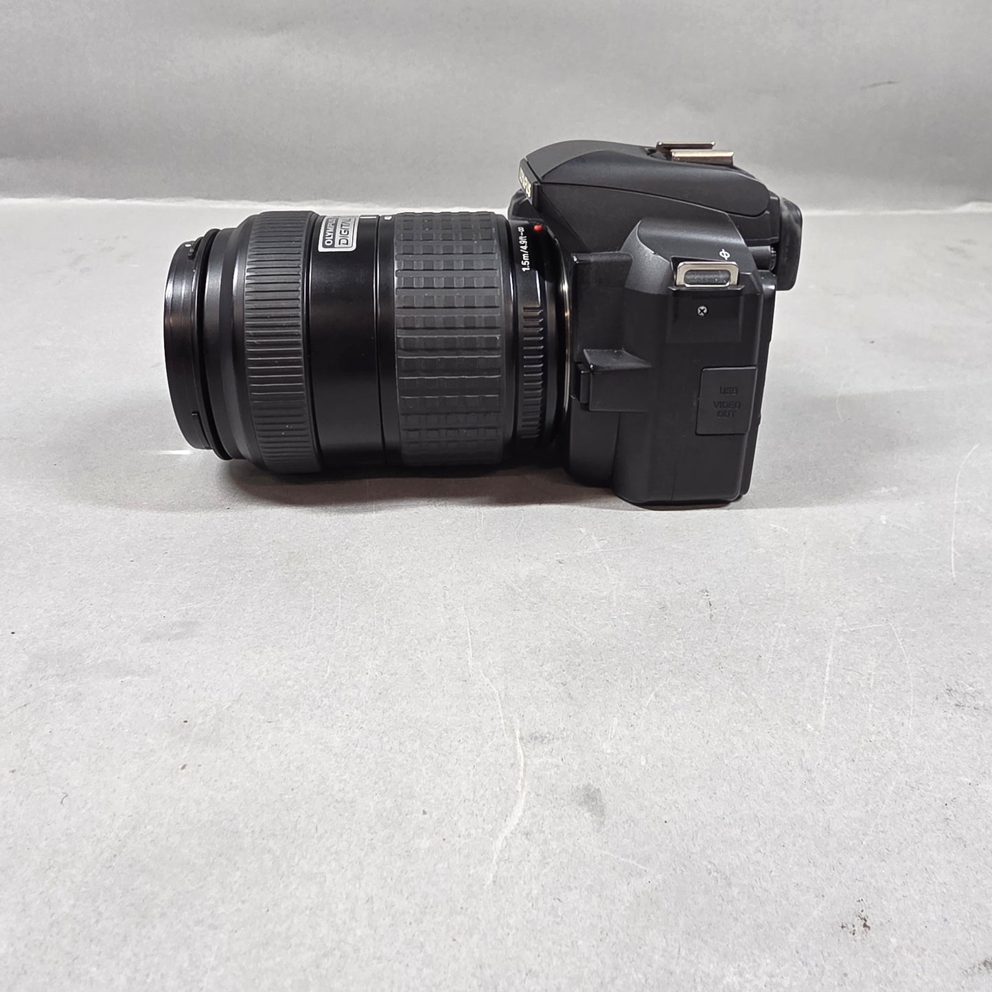 Olympus E-500 8MP Digital SLR DSLR Camera