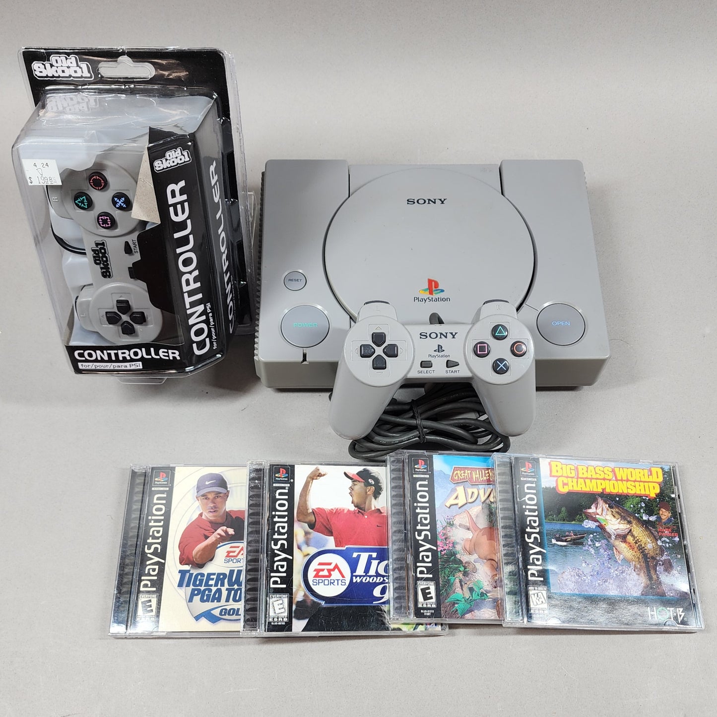 Sony PlayStation 1 PS1 Grey SCPH-5501 Two Controllers and 4 Games Bundle
