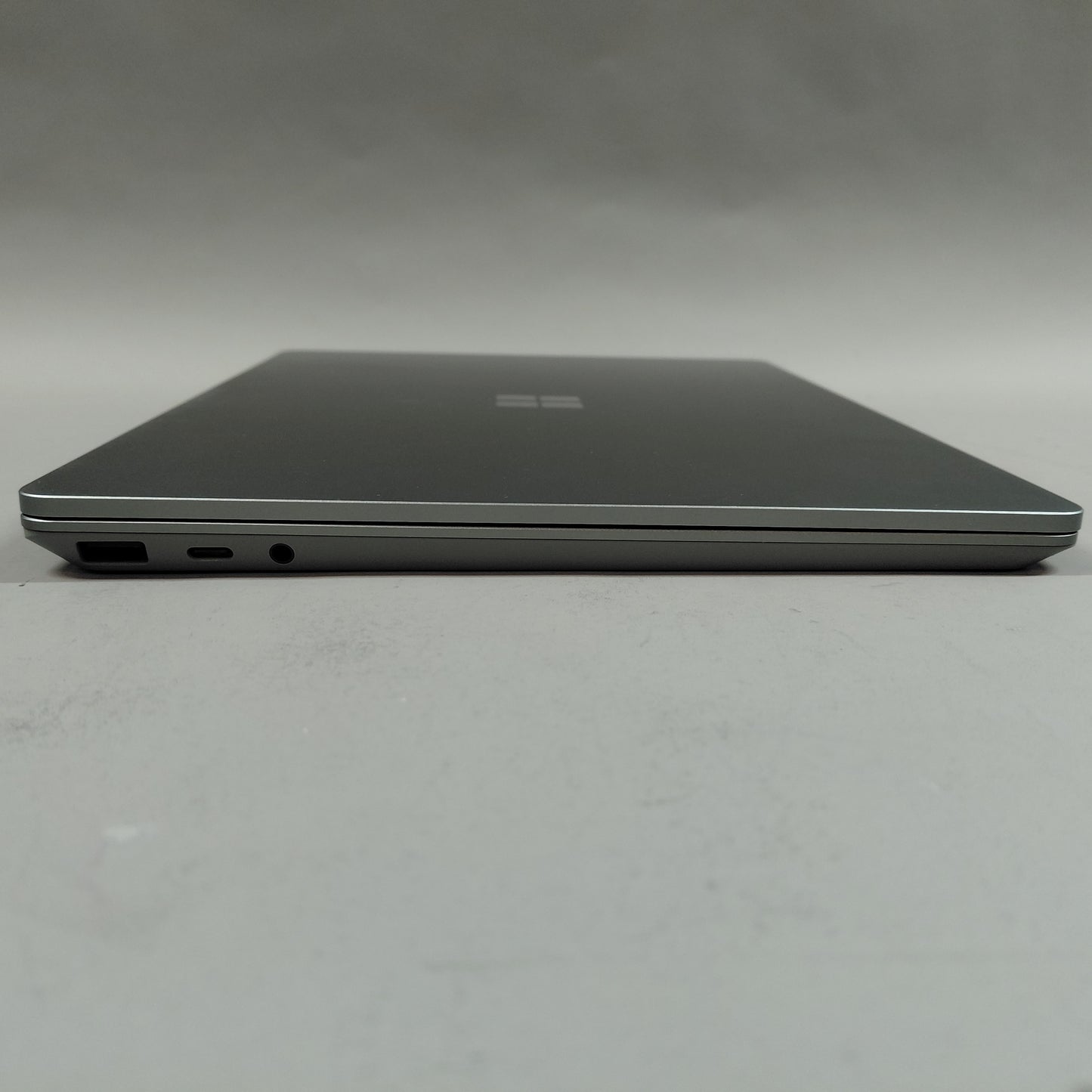 Microsoft Surface Laptop Go 2 2013 12.4" i5-1135G7 2.4GHz 8GB RAM 256GB SSD