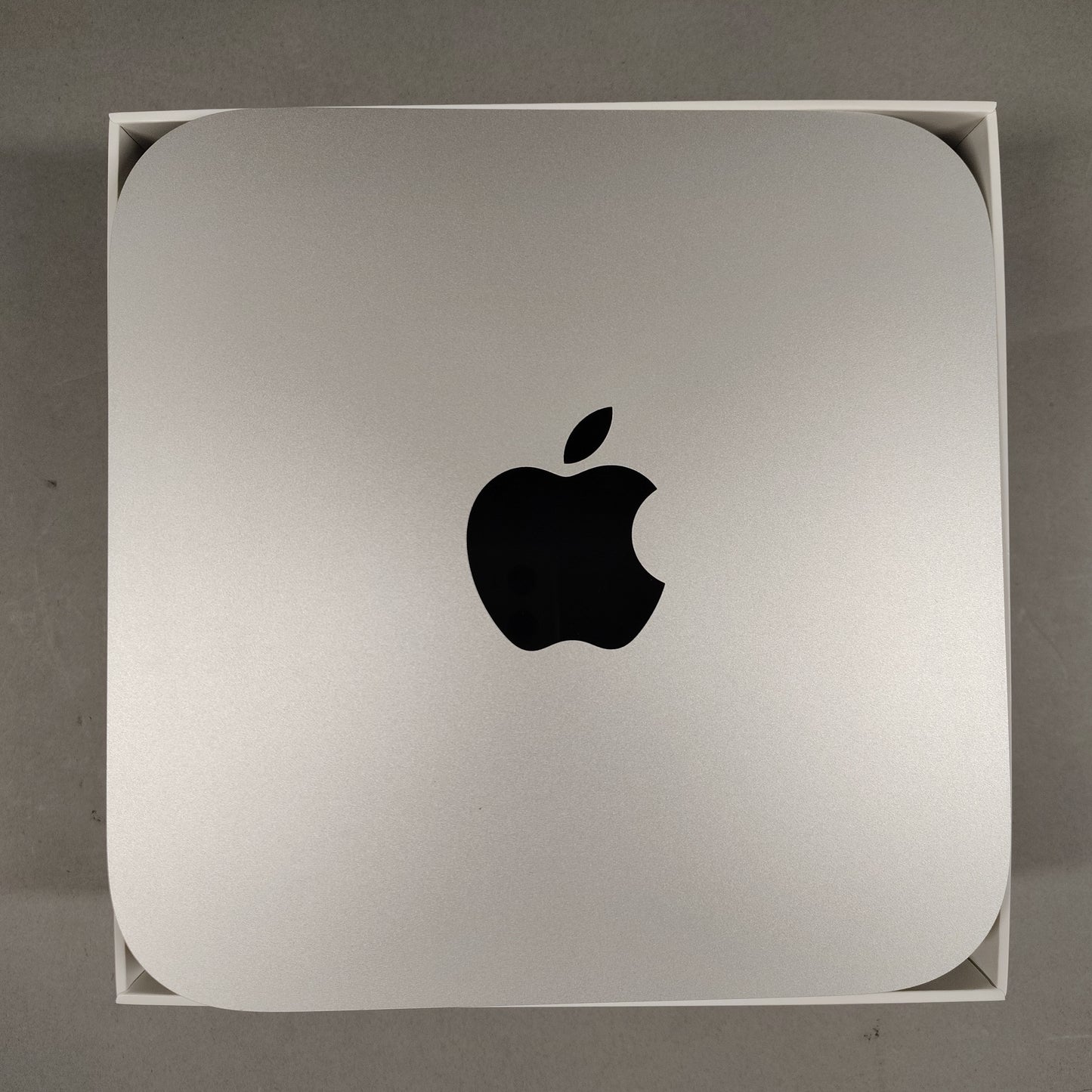 2023 Apple Mac Mini No Screen Apple M2 3.5GHz 8GB RAM 250GB SSD Space Gray A2686