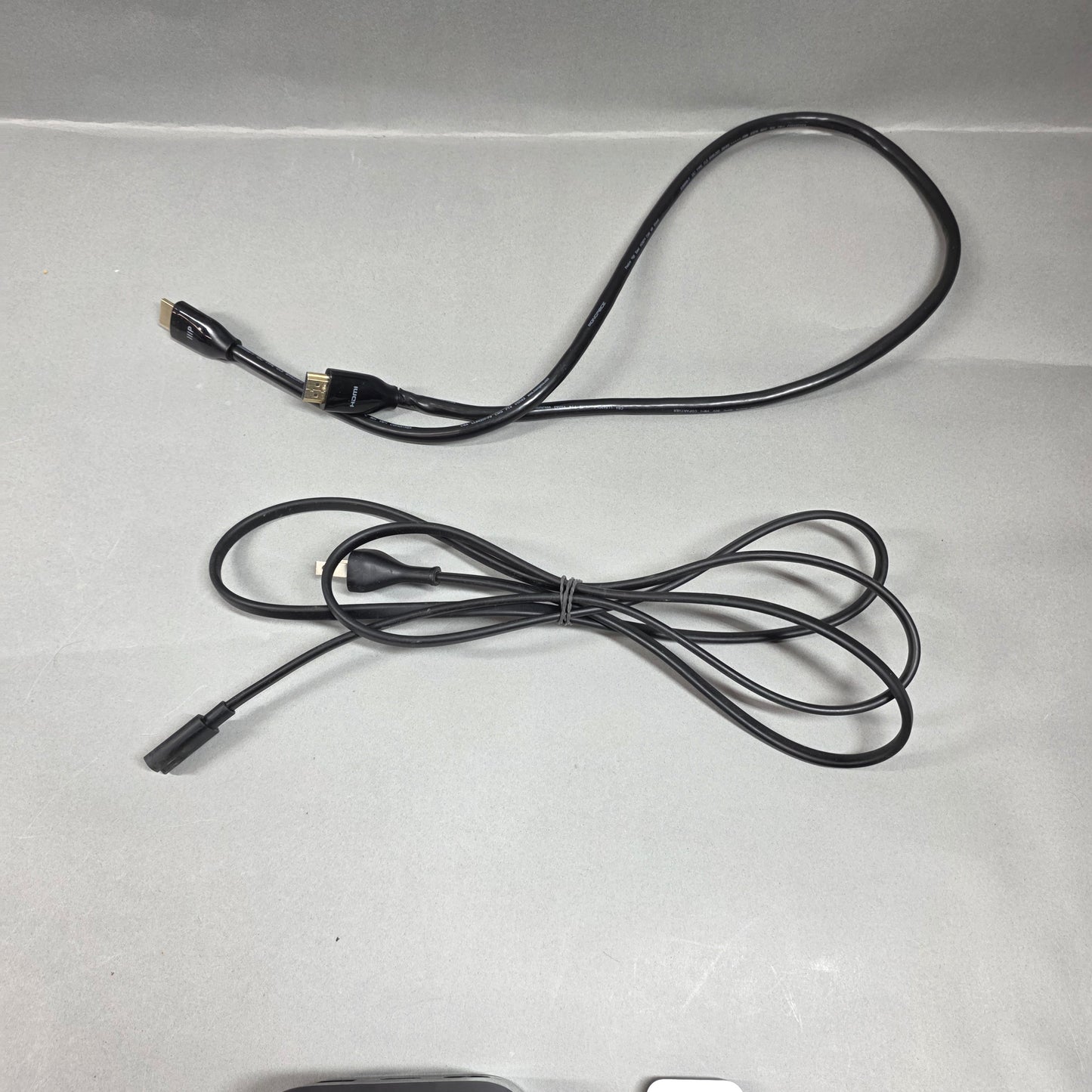 Apple TV 4K 2nd Gen 32GB Digital HD Media Streamer MXH02LL/A WiFi + Ethernet