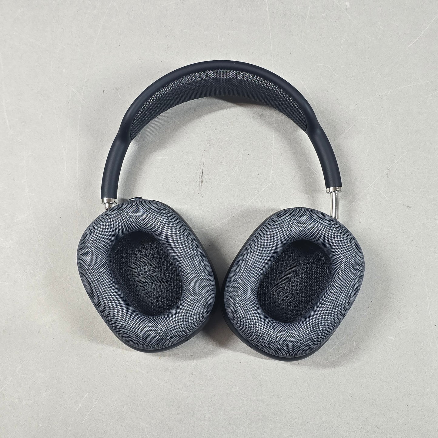 Apple AirPods Max Wireless Over-Ear Headphones MIDNIGHT MMW2V52W90