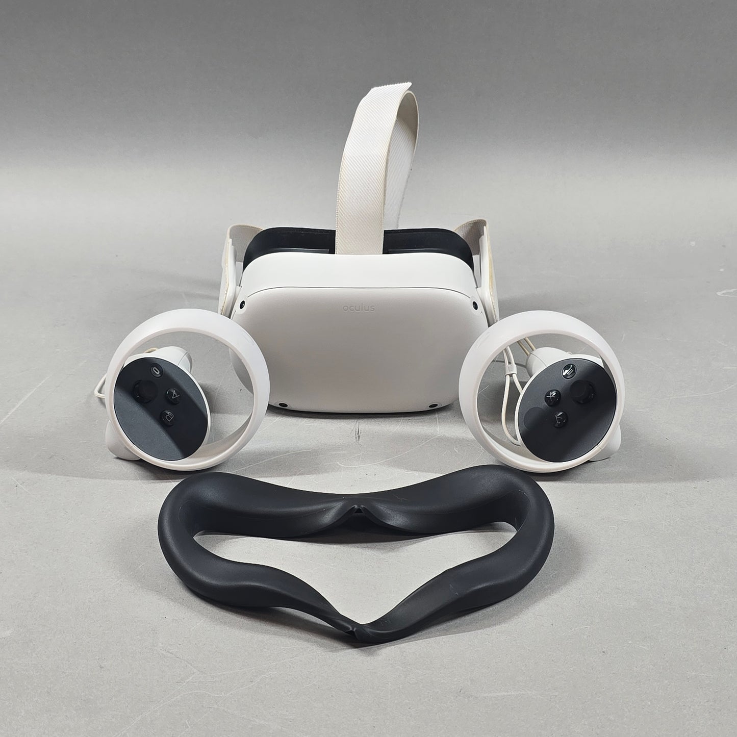 Meta Quest 2 128GB Standalone All-in-One VR Headset KW49CM