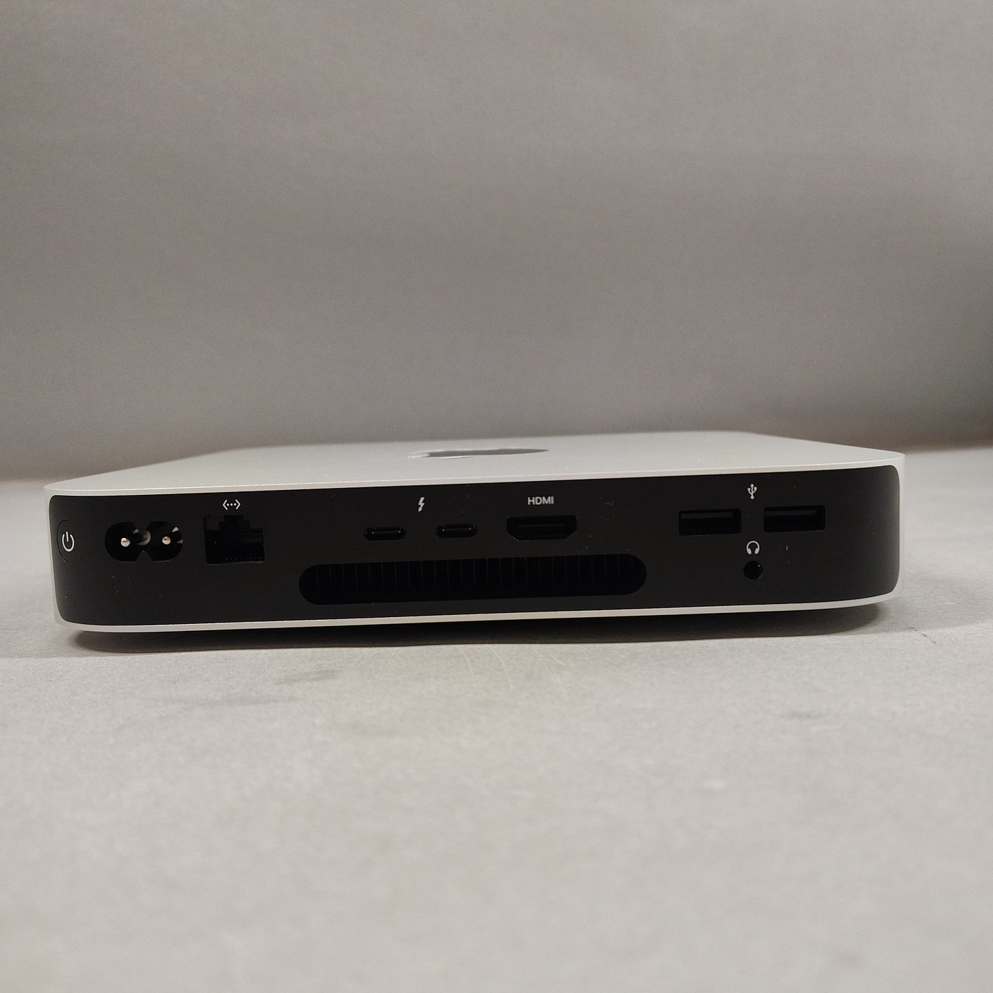 2023 Apple Mac Mini No Screen Apple M2 3.5GHz 8GB RAM 250GB SSD Space Gray A2686