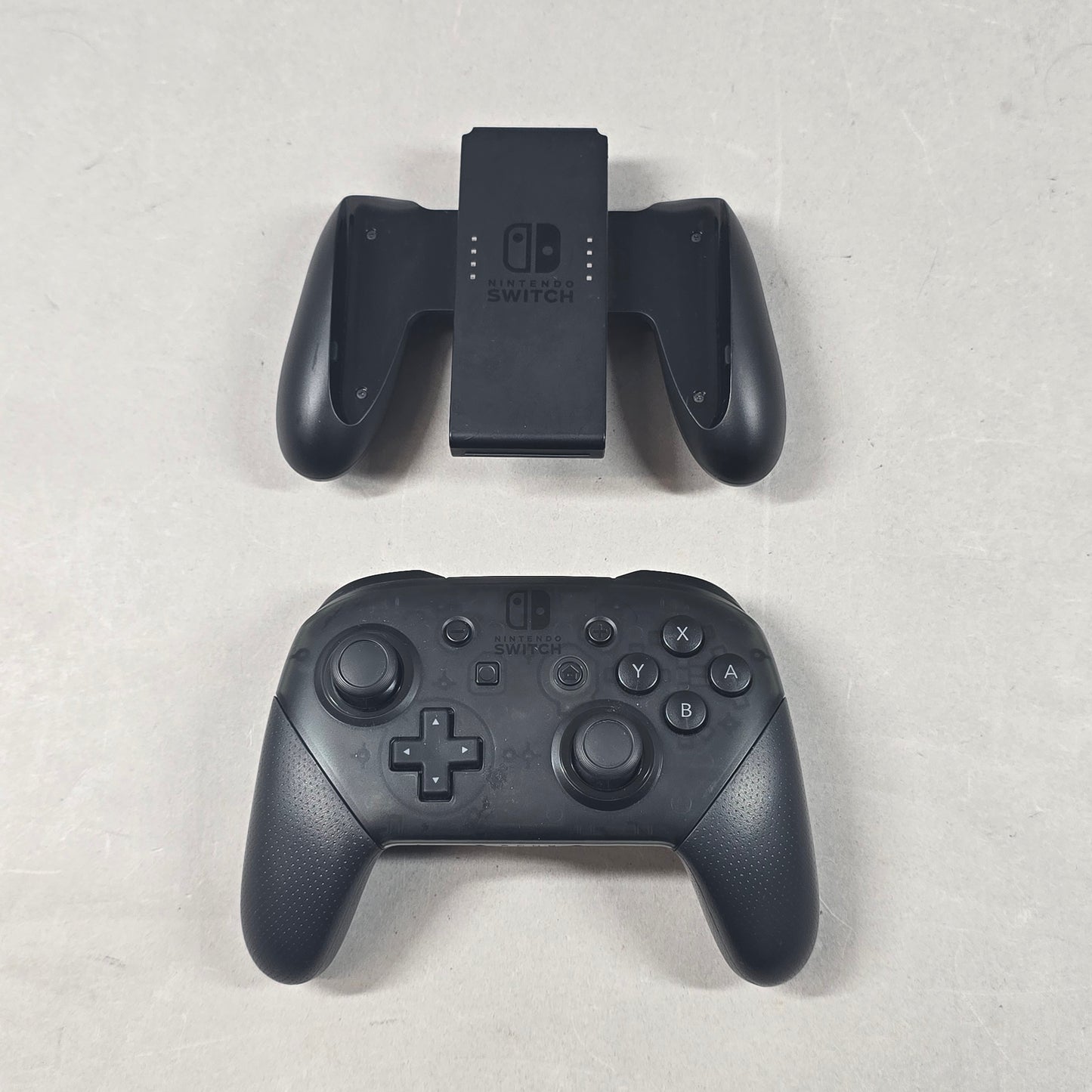 Nintendo Switch OLED Video Game Console HEG-001 Black/White