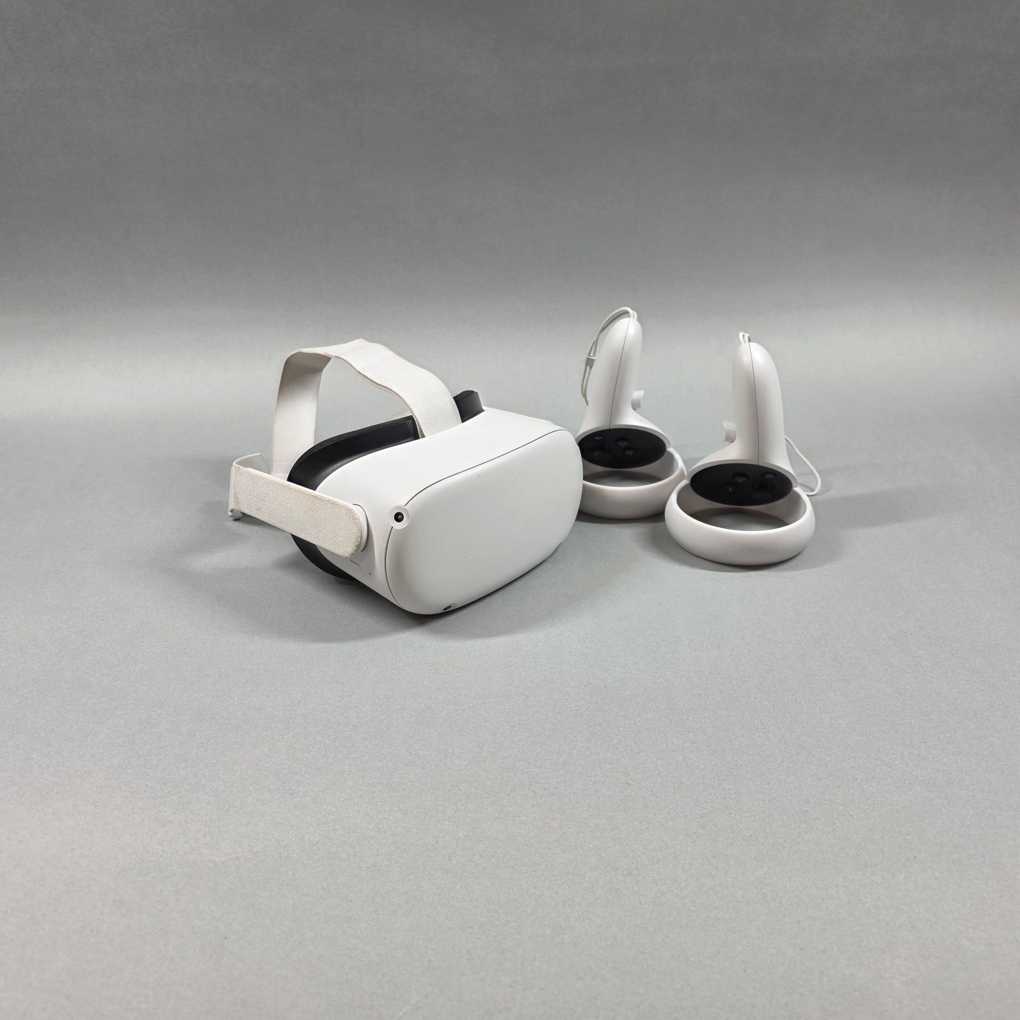 Oculus Quest 2 128GB Standalone All-in-One VR Headset KW49CM