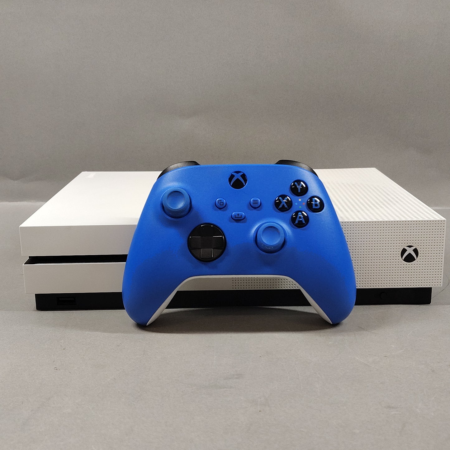 Microsoft Xbox One S 1TB Console Gaming System White 1681 W/ Call Of Duty Bundle