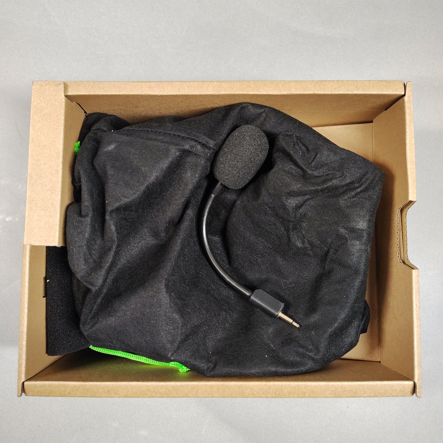 Razer Blackshark Noise-Cancelling Gaming Headset Black/Green HN2044D13319338