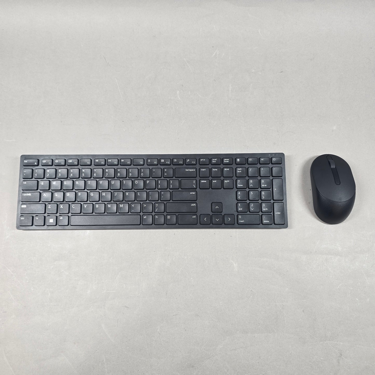 Dell Inspiron 24 5415 23.8"  Ryzen 5 7530U 2.00GHz 8GB RAM