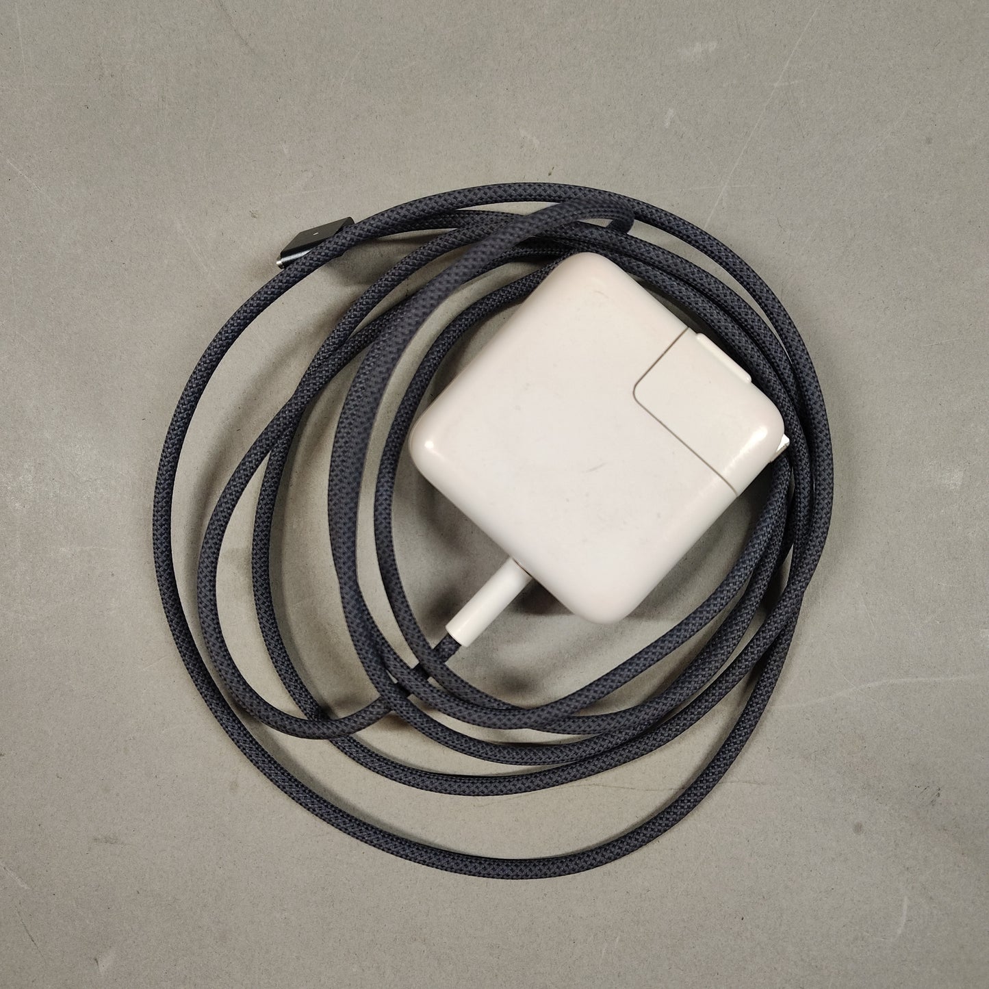 2022 Apple MacBook Pro 13.6" M2 8C GPU 3.5GHz 8GB RAM 250GB SSD A2681