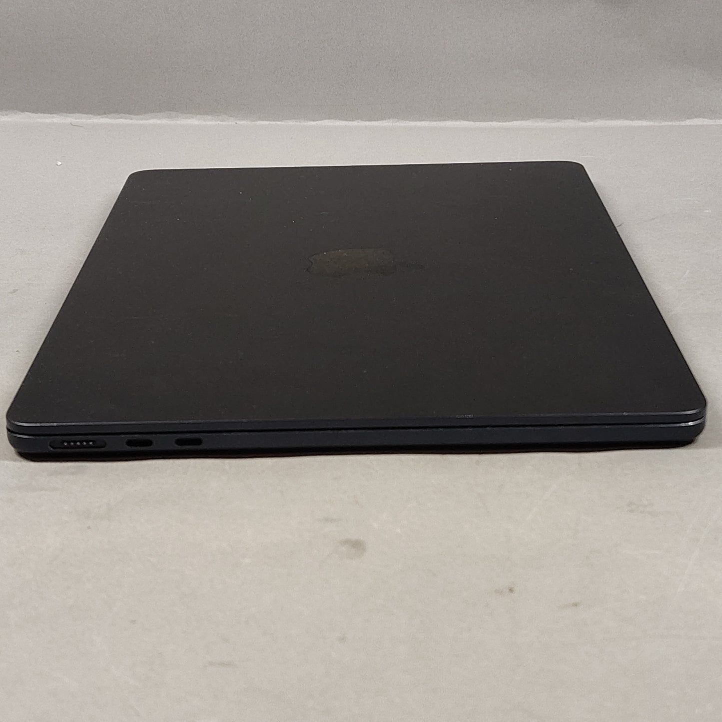 2022 Apple MacBook Pro 13.6" M2 8C GPU 3.5GHz 8GB RAM 250GB SSD A2681