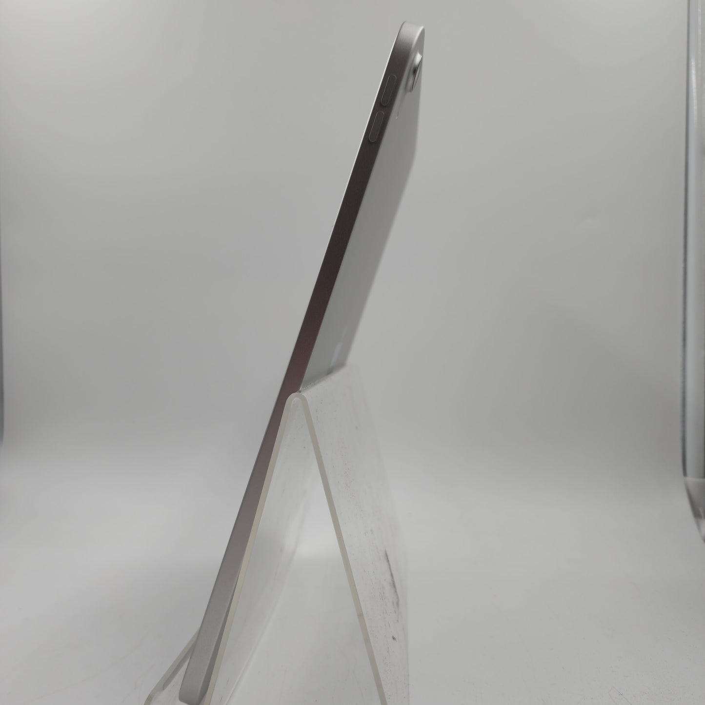 WiFi Only Apple iPad 11" (A16) 128GB Silver MD3Y4LL/A