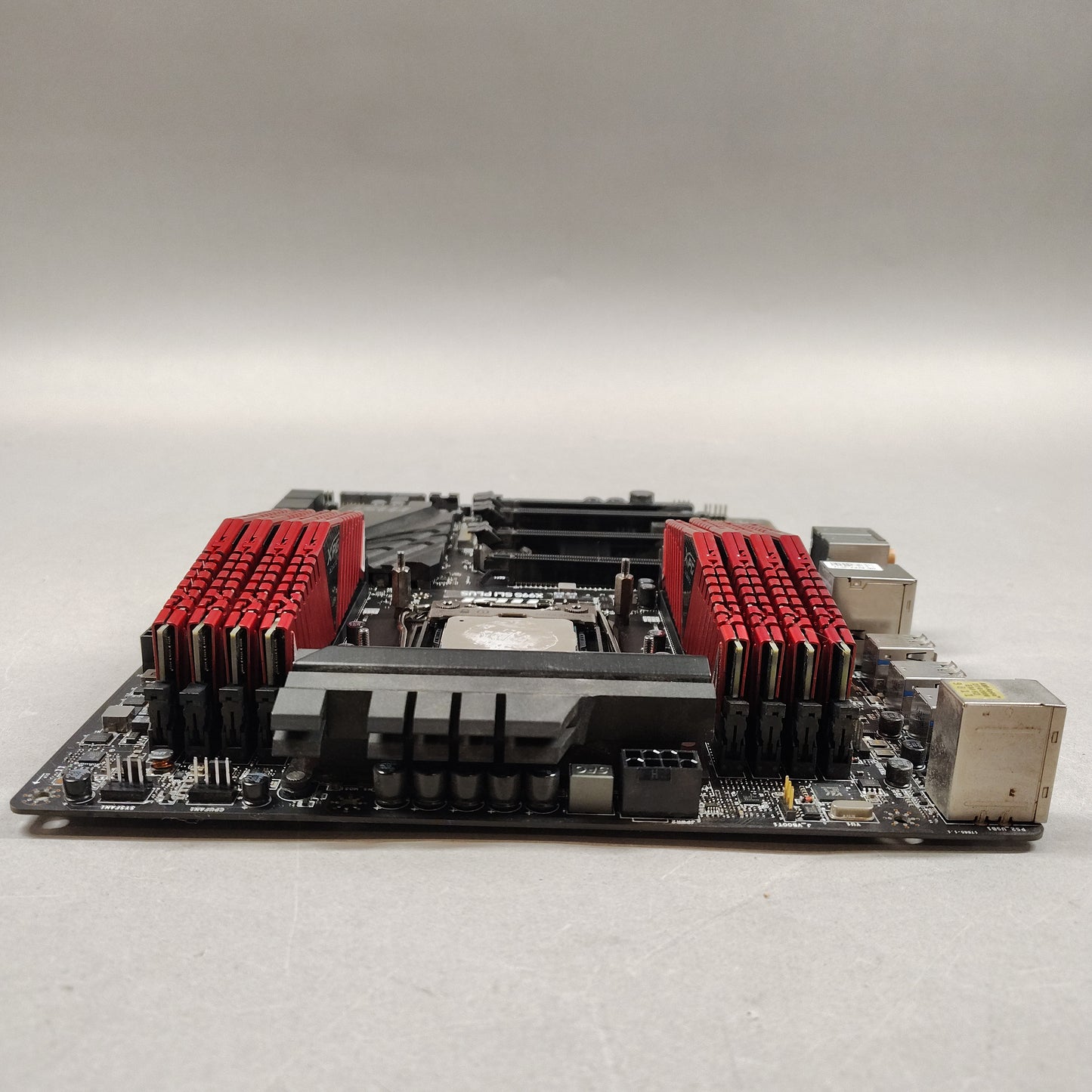 Bundle MSi X99S SLI PLUS LGA, 32GBS Ram(8 total) XPG ADATA,CPU I7-5820K