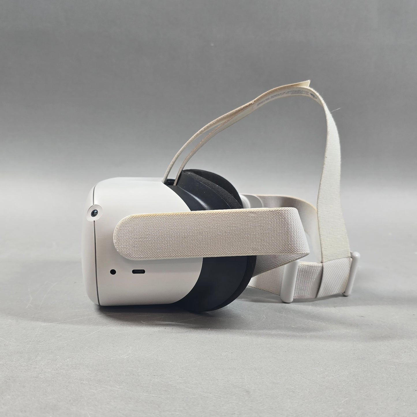 Meta Quest 2 128GB Standalone All-in-One VR Headset KW49CM
