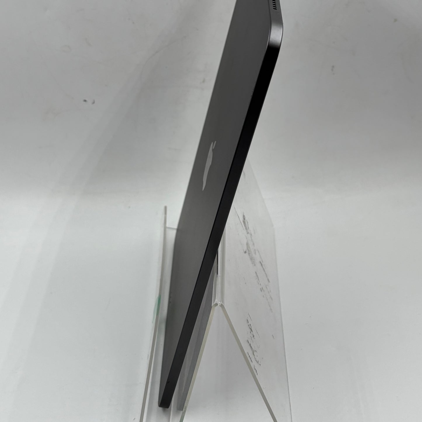 Unlocked Apple iPad Air 5th Gen MM9C3LL/A
