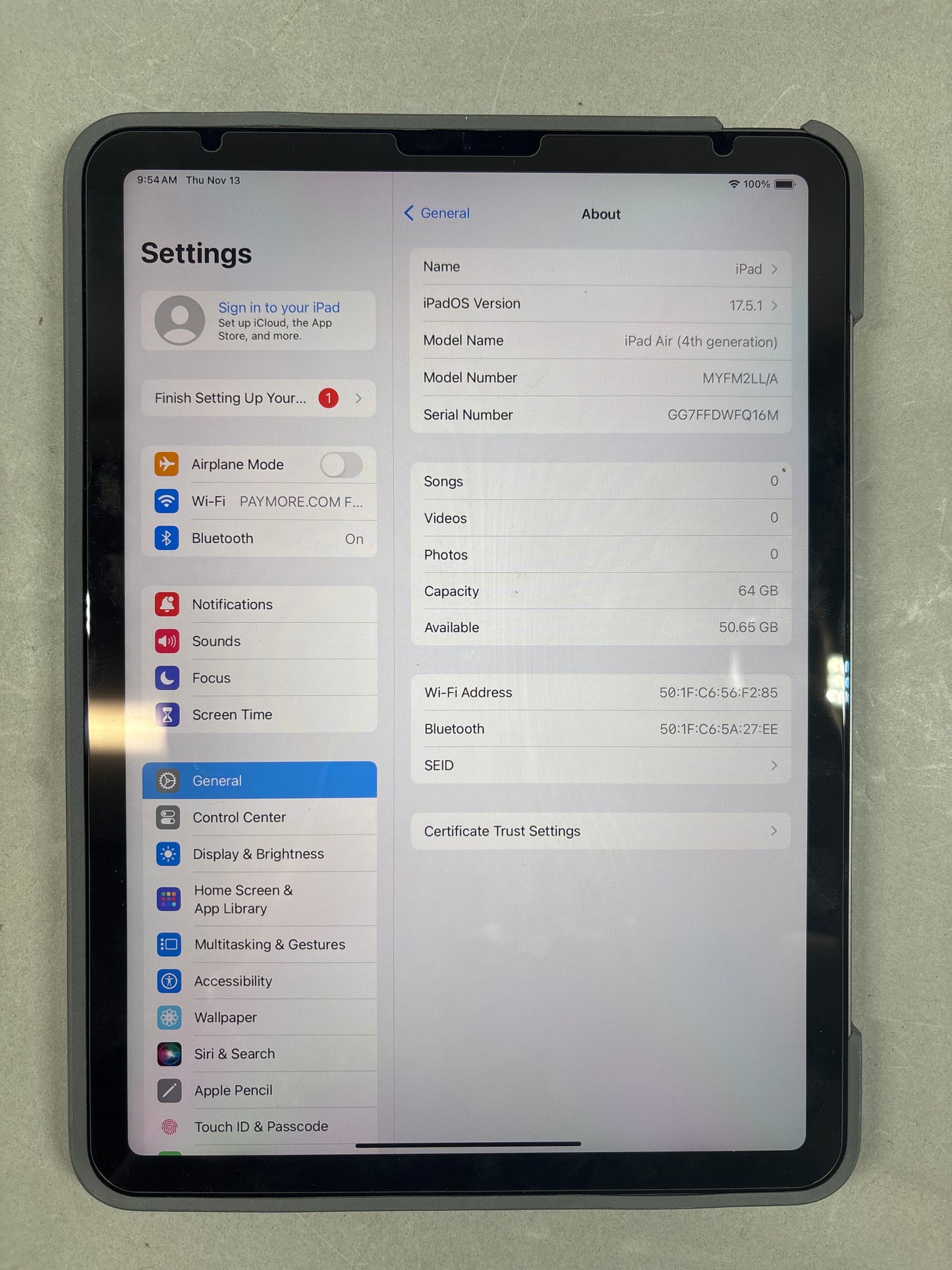 WiFi Only Apple iPad Air 4th Gen 64GB Space Gray W/Keyboard