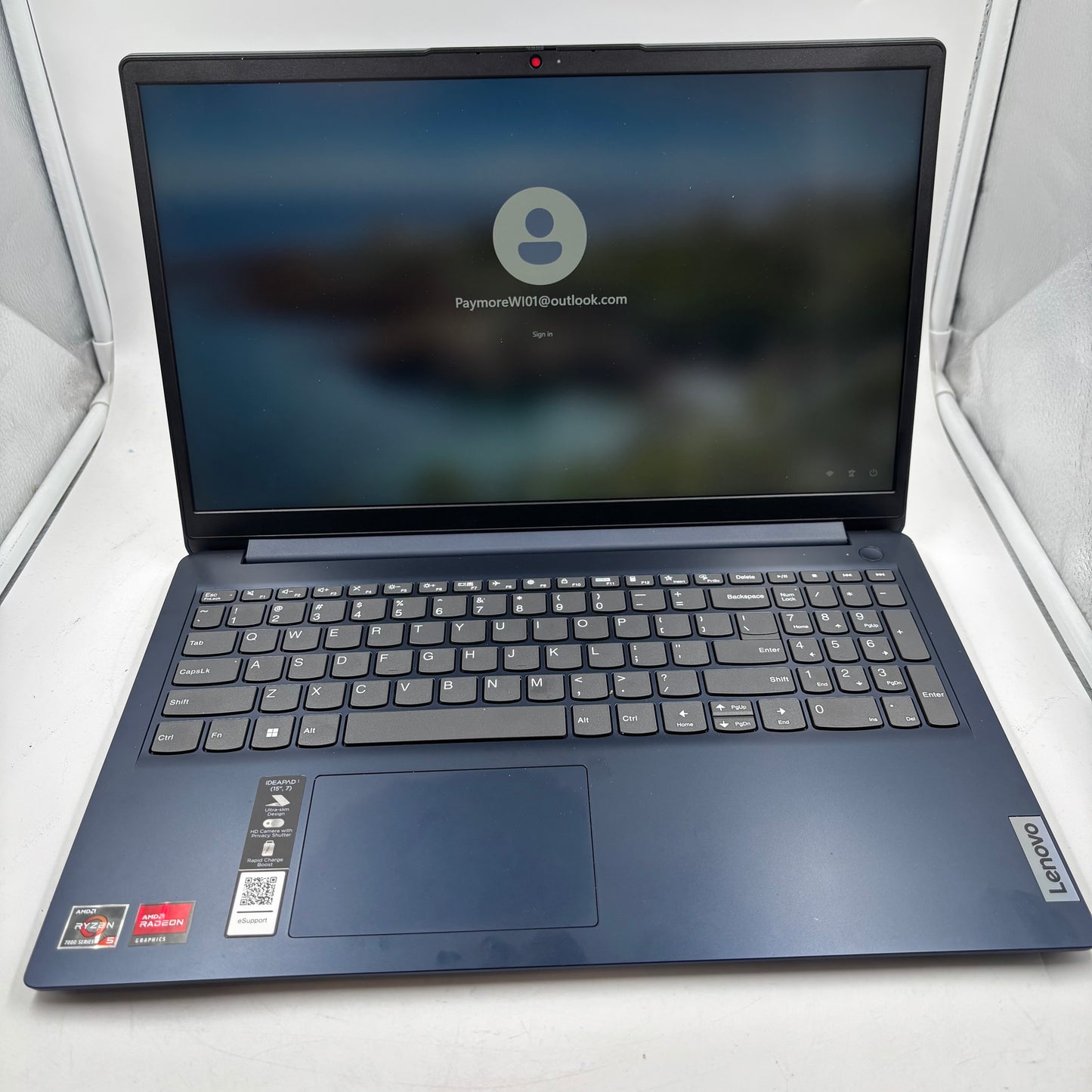 Lenovo IdeaPad 1 11" Ryzen 5 7520U 1.0GHz 16GB RAM 250GB amd radeon.