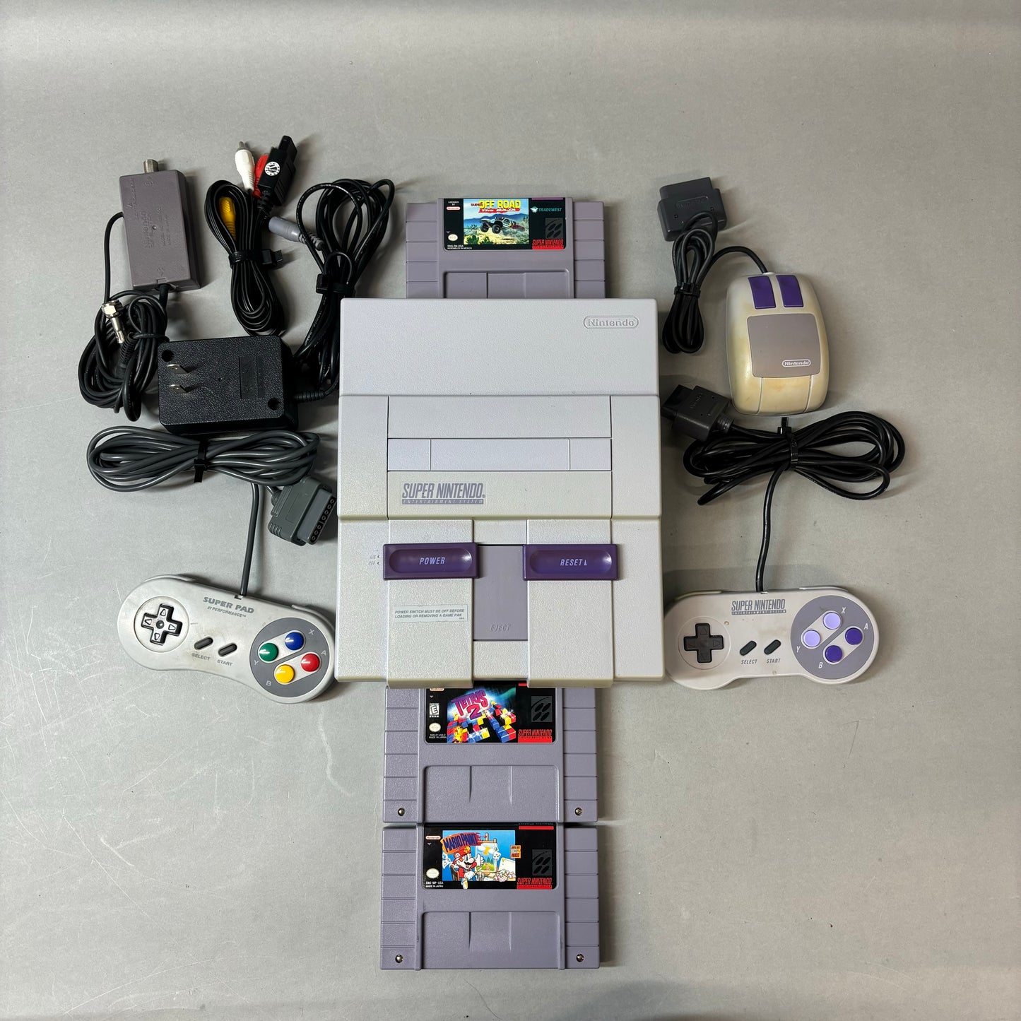 Super Nintendo Entertainment System SNES SNS-001 Gray