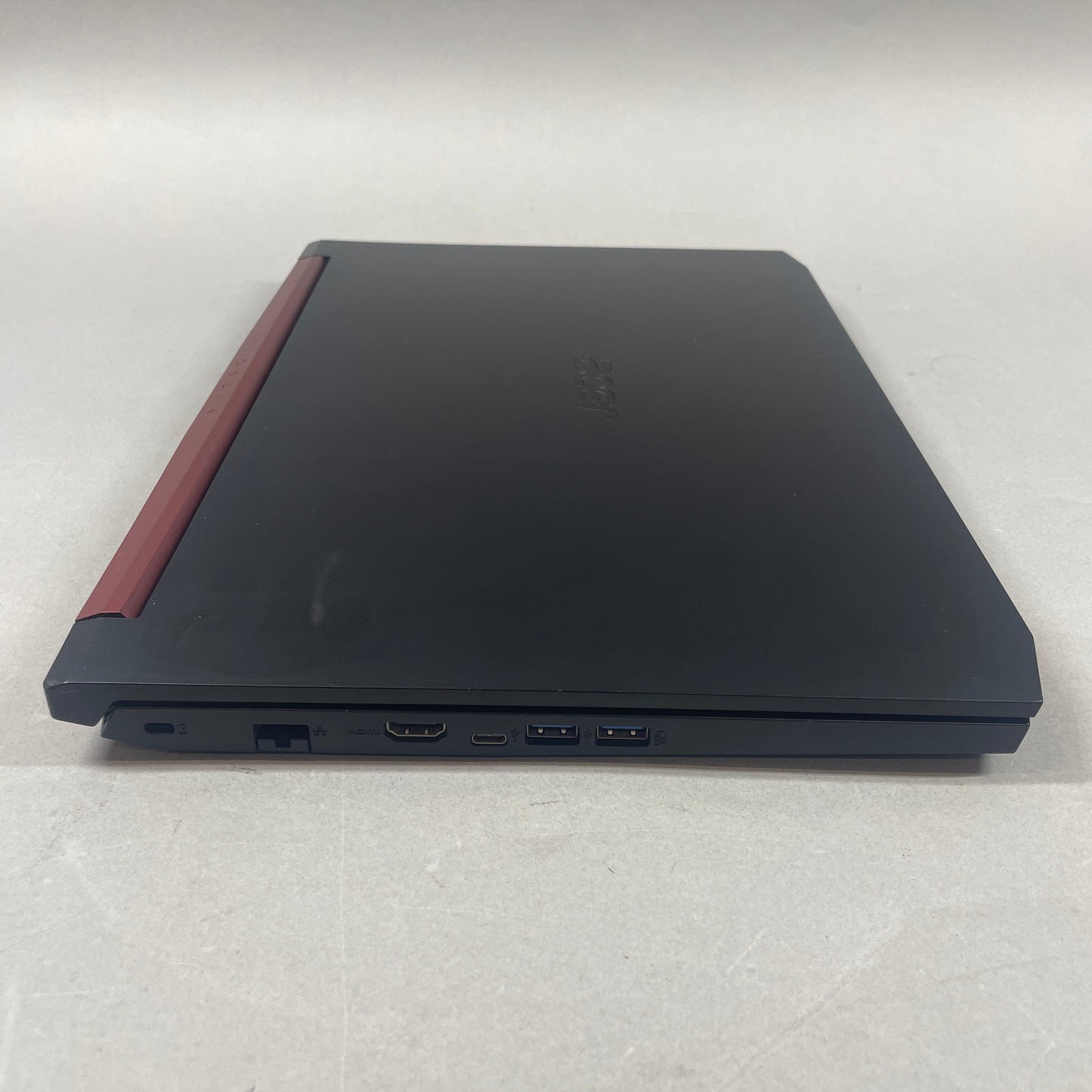 Acer Nitro 5 15.6" Ryzen 5 3550H 2.5GHz 8GB RAM 256GB SSD Radeon RX 560X Series