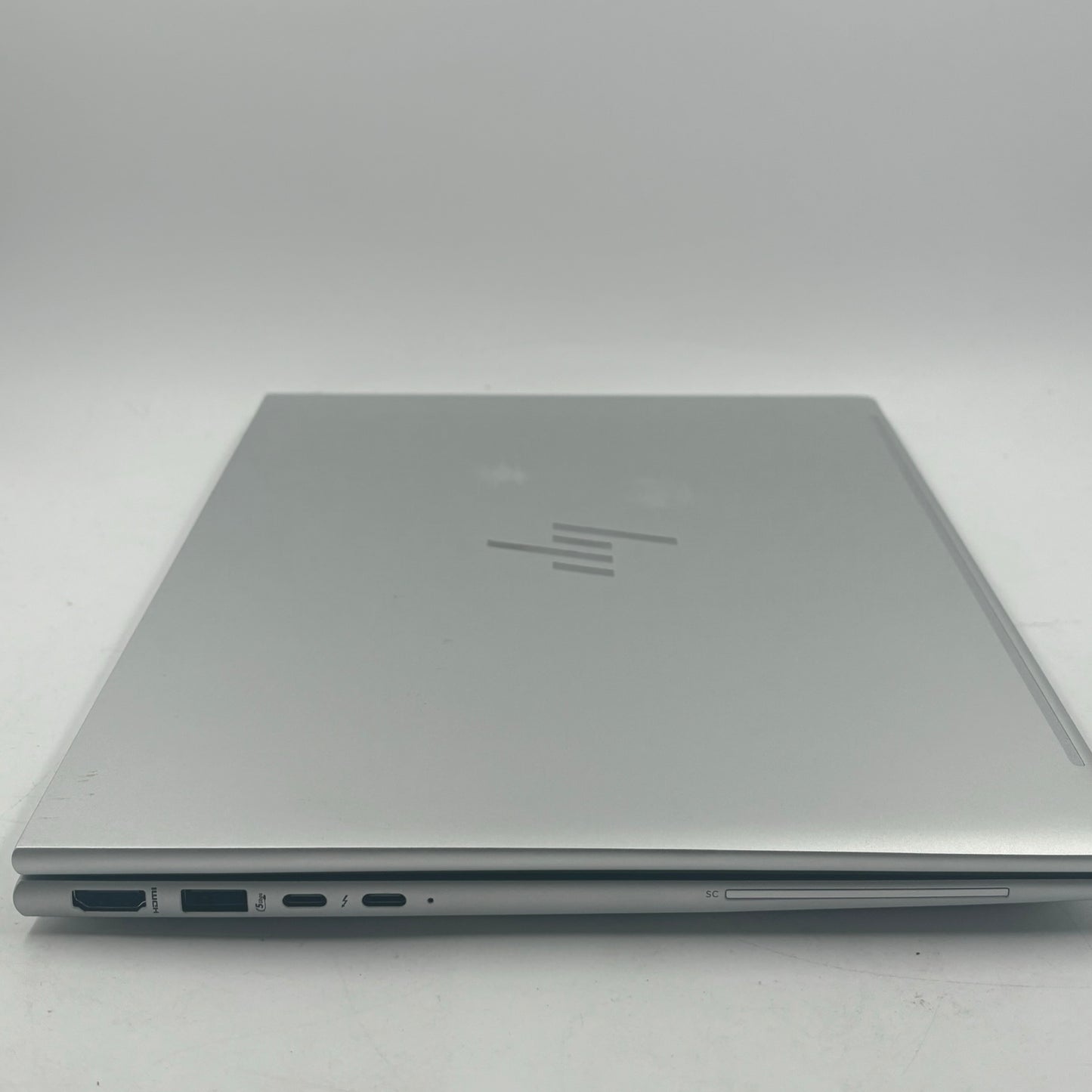 HP EliteBook Ultra 5  840 G11 14" Ultra 5 135U 1.6GHz 16GB RAM 256GB SSD