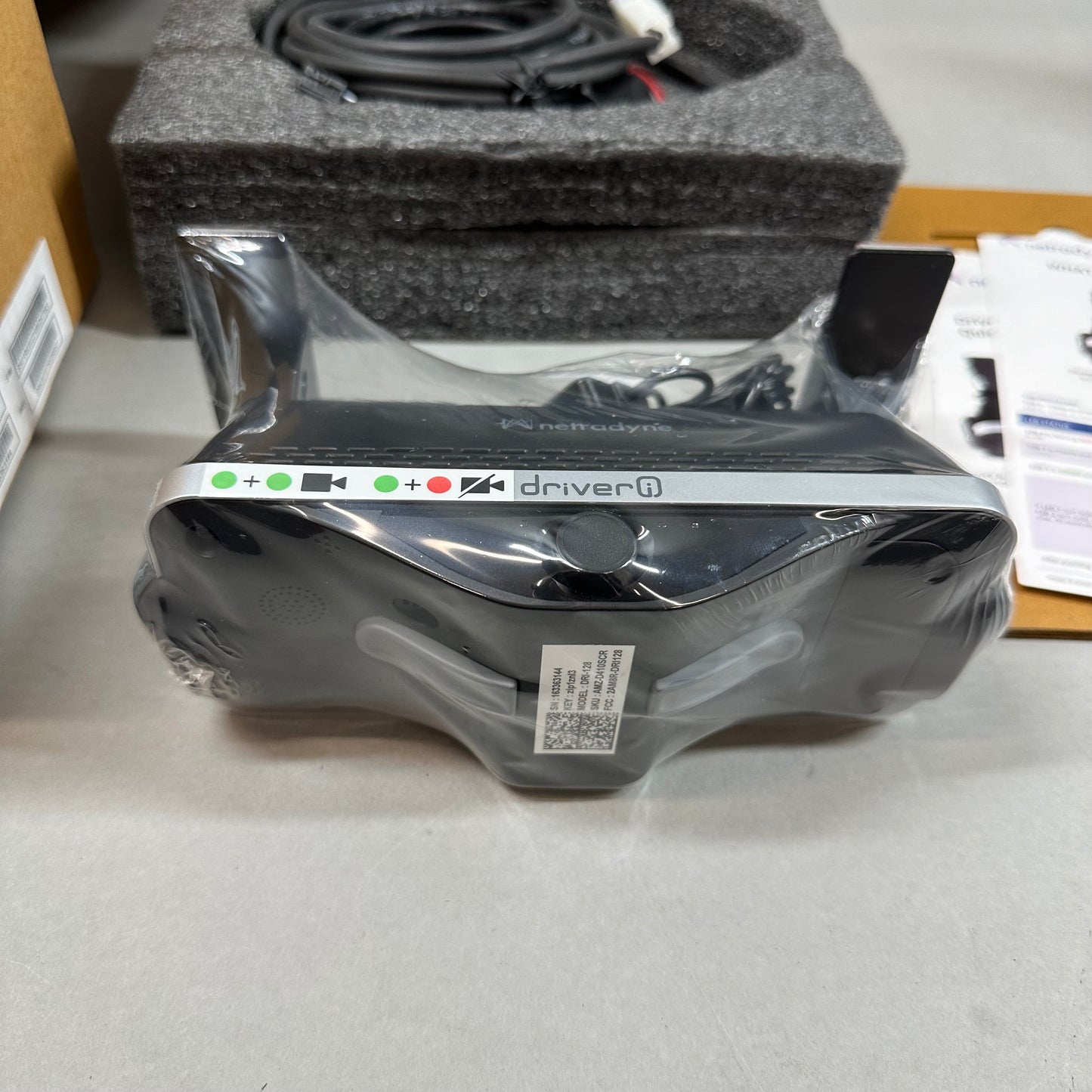 New Netradyne Dash Camera Driver-i 2AM8R-DRI128 ALM-R AMZ-D410SCR
