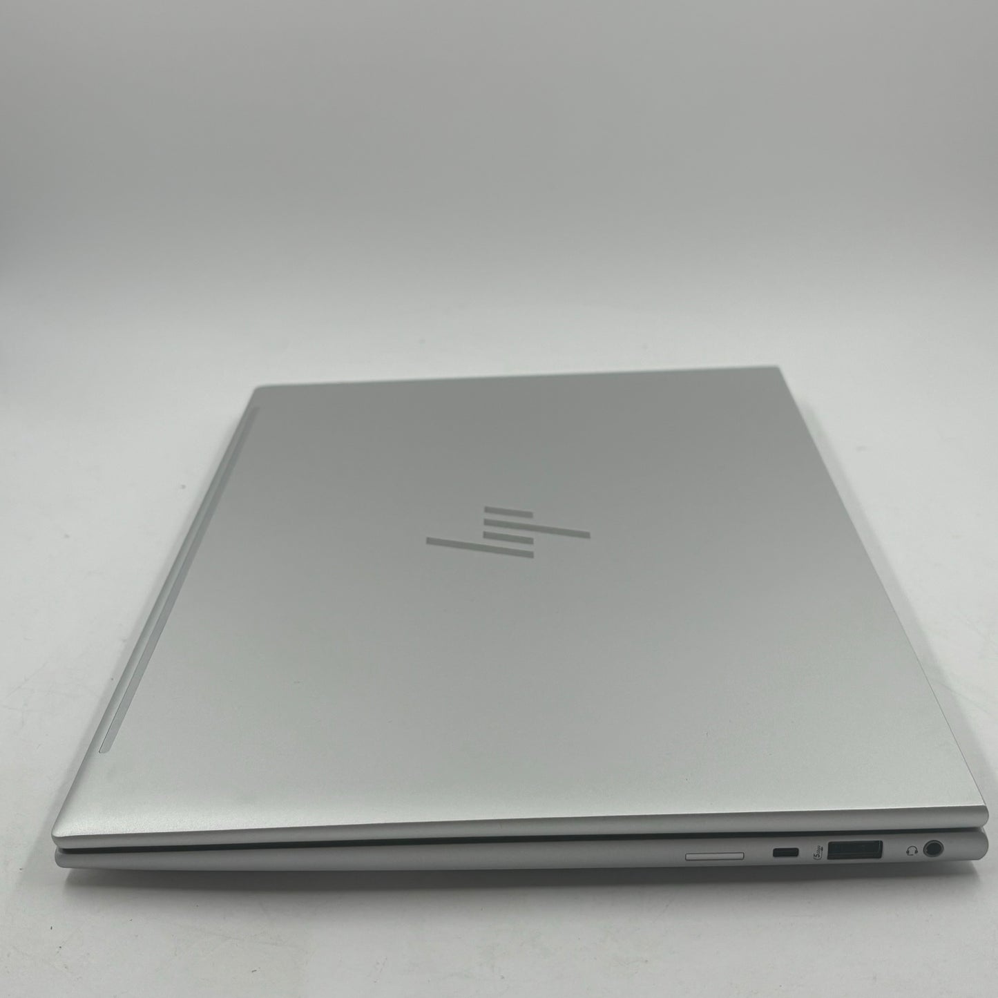 HP EliteBook Ultra 5  840 G11 14" Ultra 5 135U 1.6GHz 16GB RAM 256GB SSD