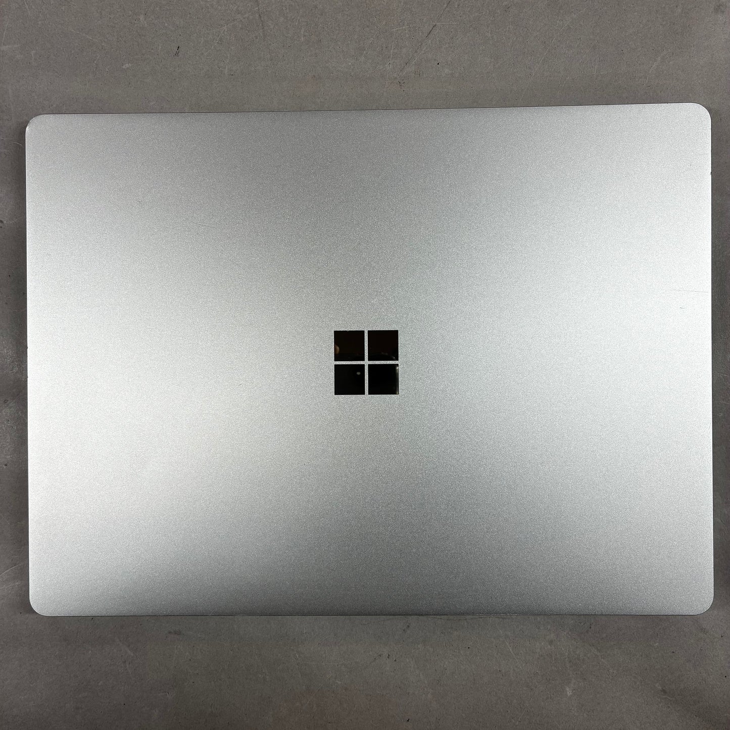 Microsoft Surface Laptop Go 1 1983 10" i5-1035G1 1.1GHz 4GB RAM 512GB SSD