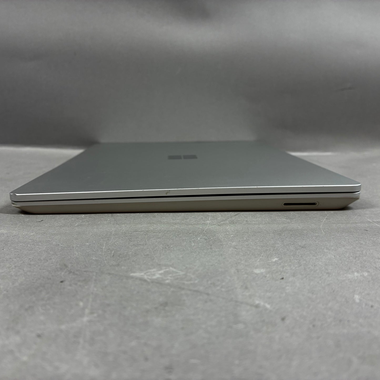 Microsoft Surface Laptop Go 1 1983 10" i5-1035G1 1.1GHz 4GB RAM 512GB SSD