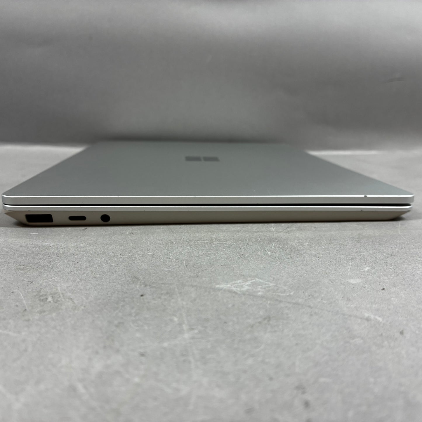 Microsoft Surface Laptop Go 1 1983 10" i5-1035G1 1.1GHz 4GB RAM 512GB SSD