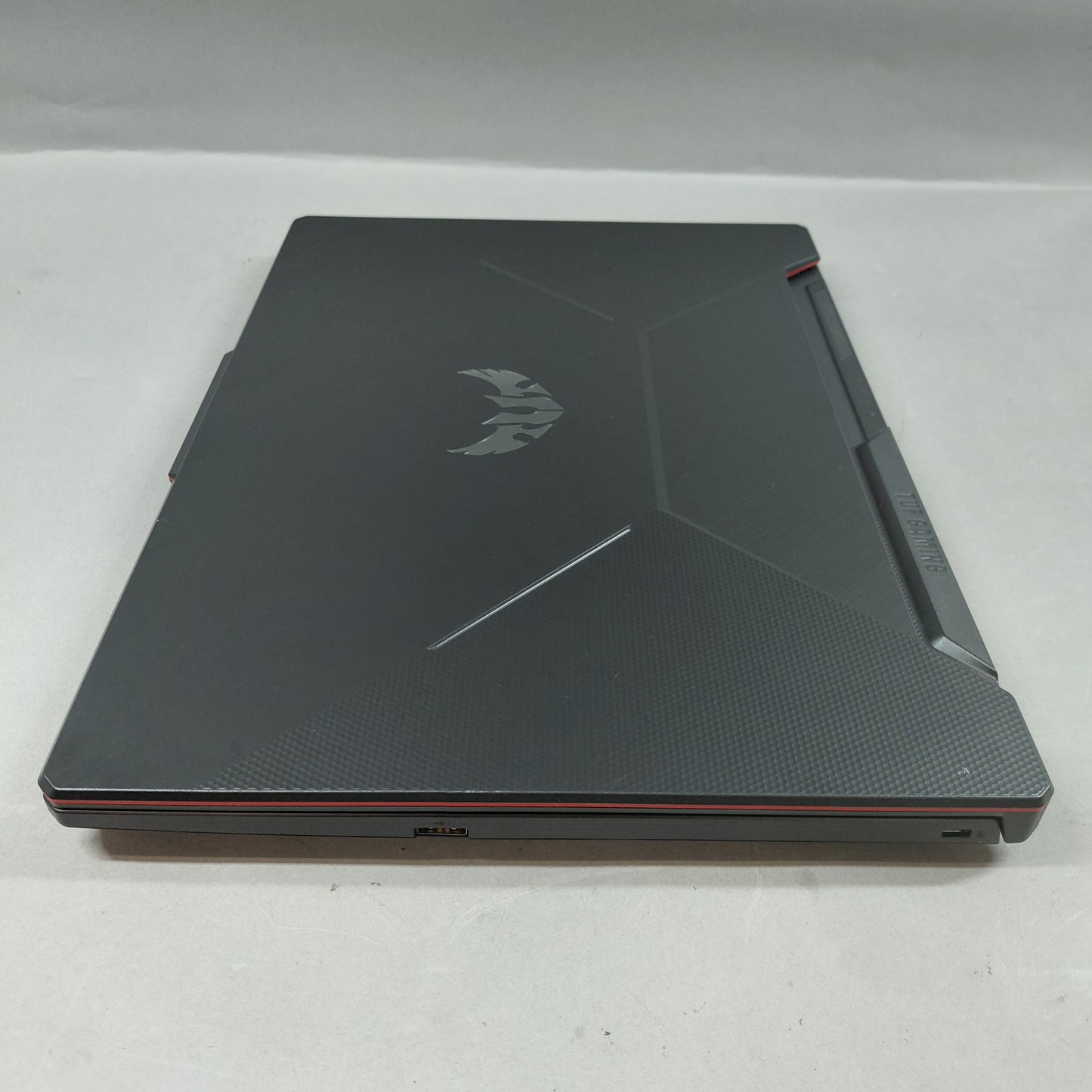 Asus Tuff Gaming F15 15.6" i5-10300H 2.2GHz 8GB RAM 500GB SSD GeForce GTX 1650