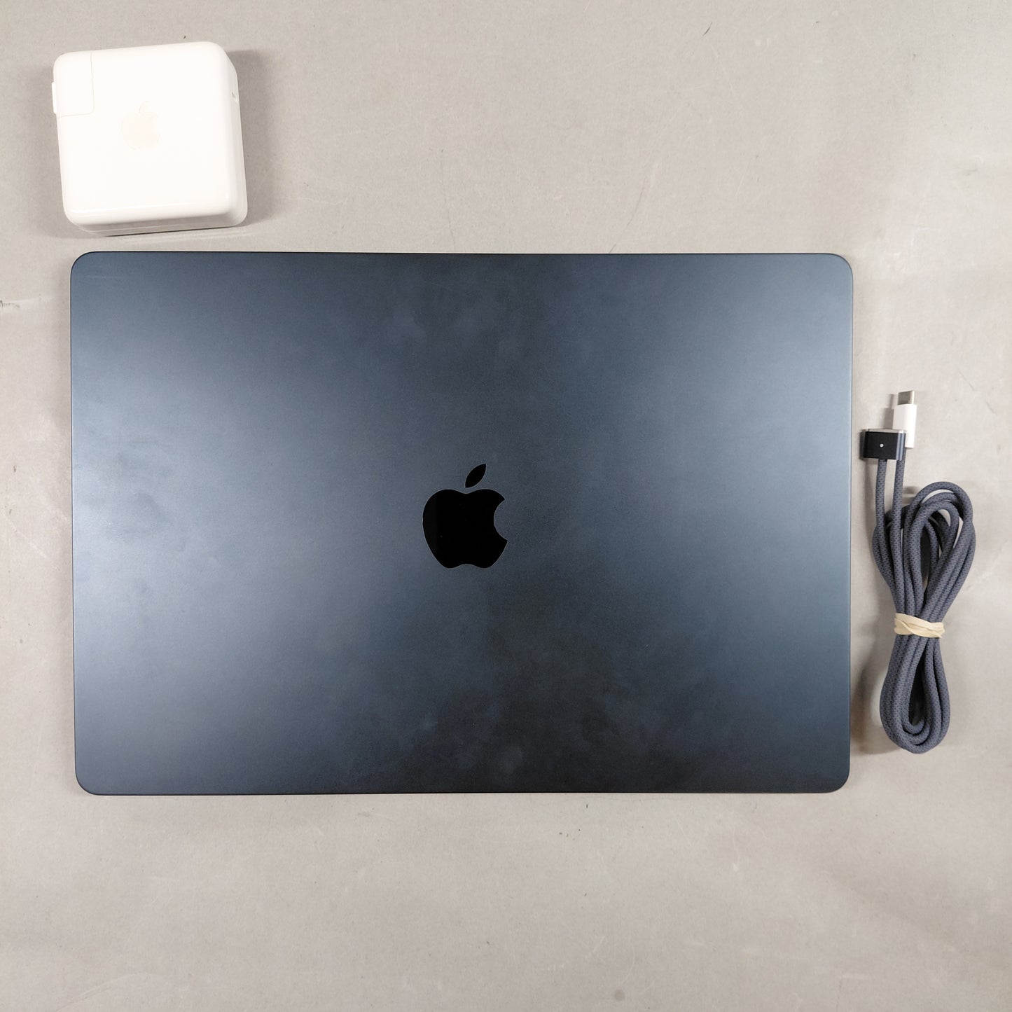 2023 Apple MacBook Air 15" M2 8 Core 3.5GHz 16GB RAM 512GB SSD A2941