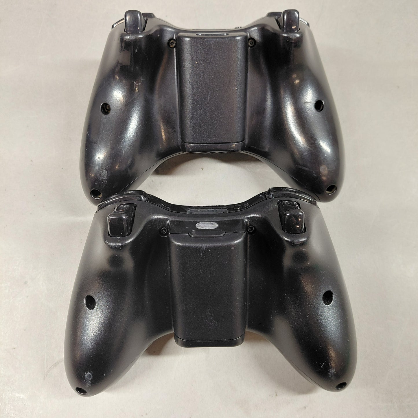 Microsoft Xbox 360 S 4GB Black 1439 W/3 Games