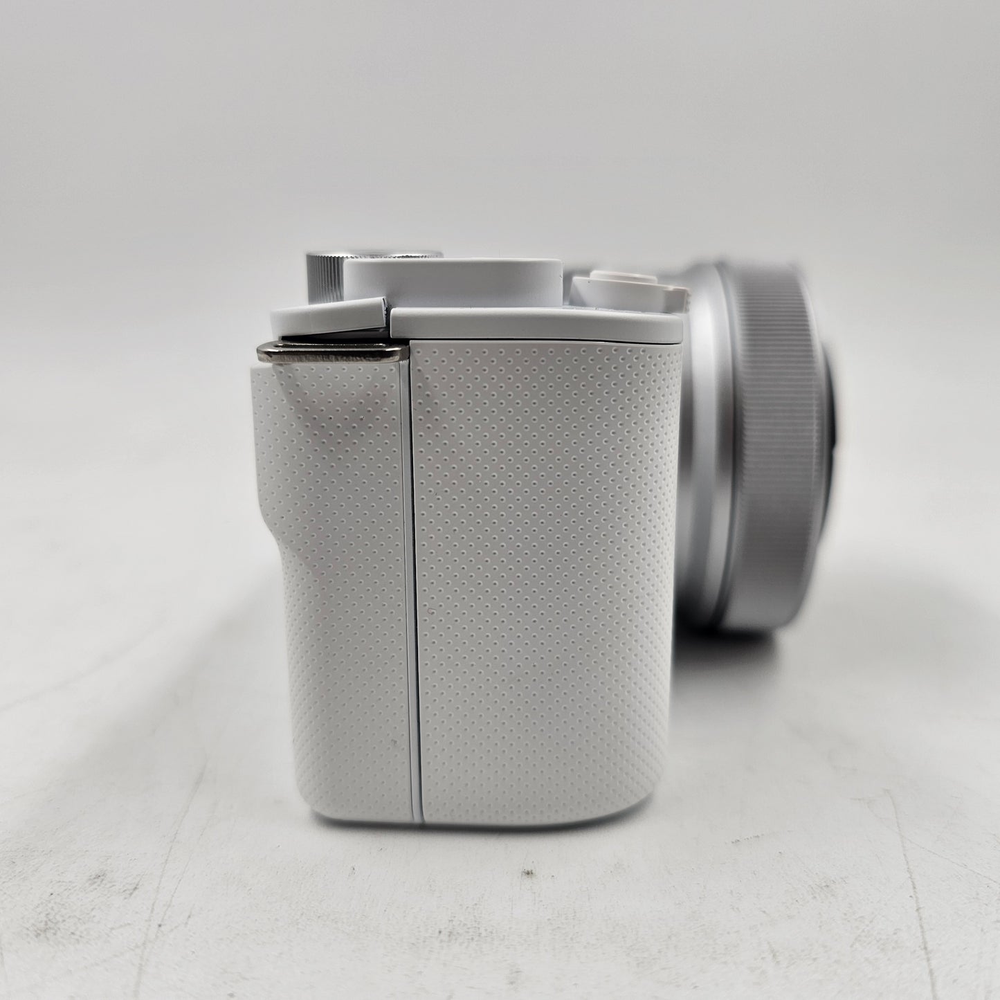 Sony ZV-E10 24.2MP APS-C Interchangeable Lens Camera 0 Shutter Count