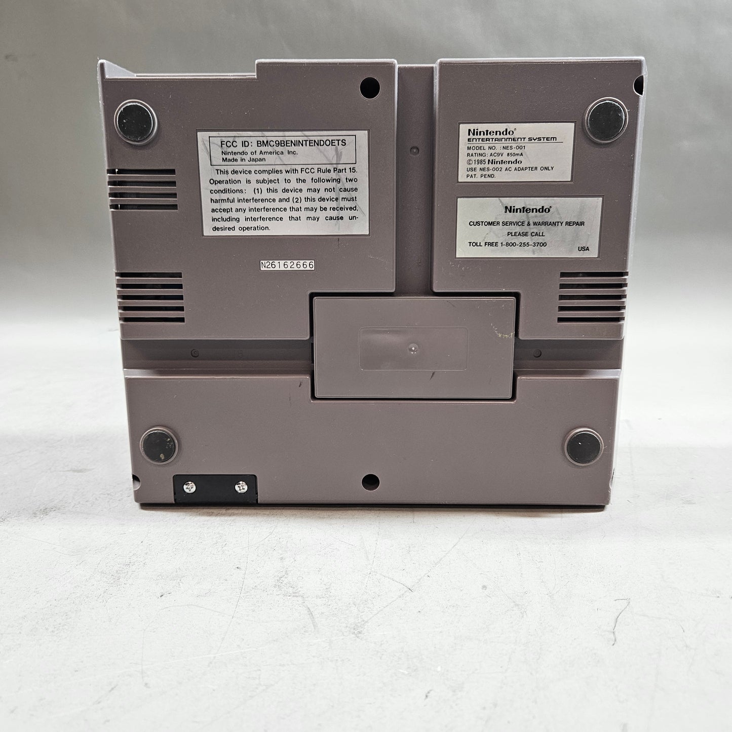 Nintendo Entertainment System NES Video Game Console NES-001 Gray