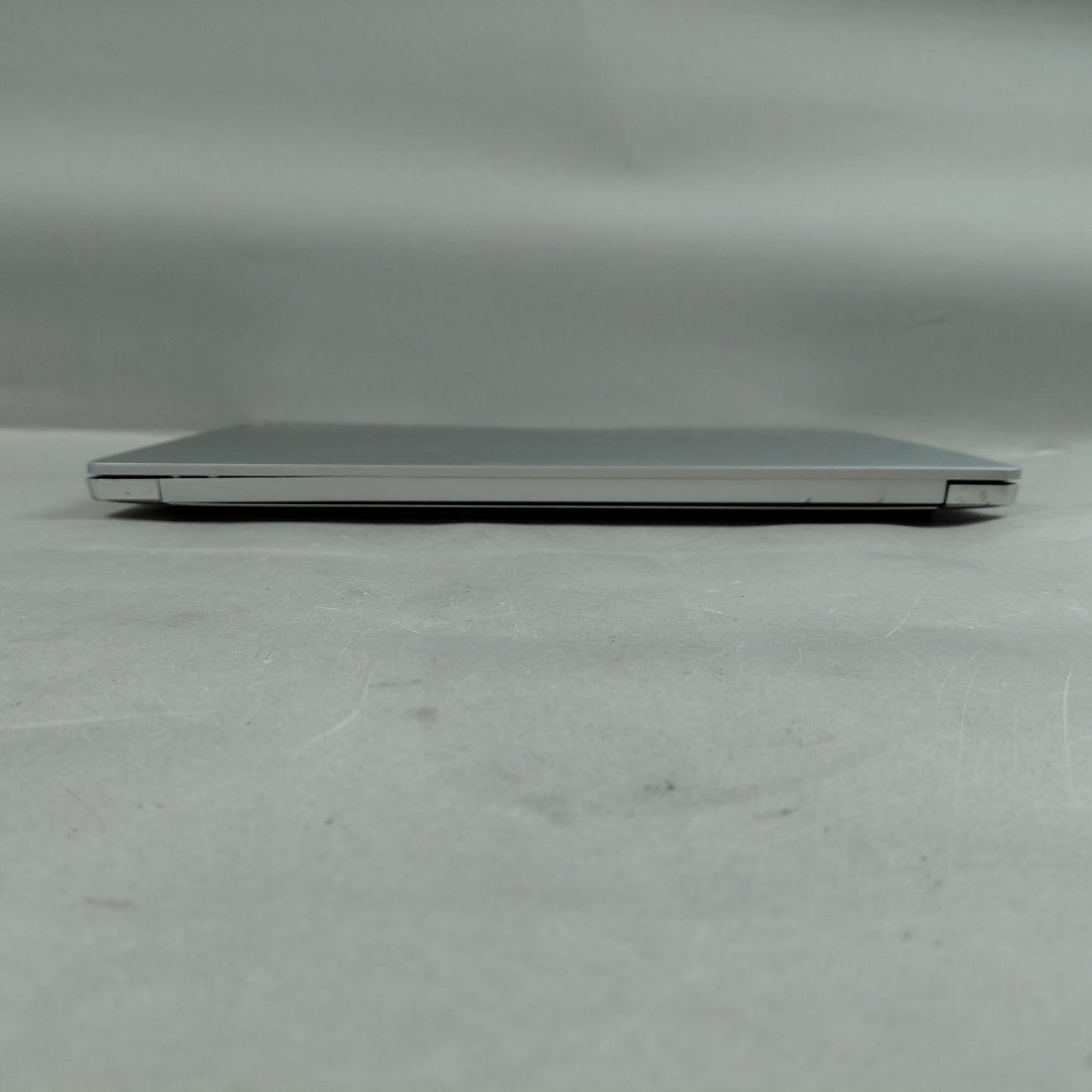 Lenovo IdeaPad Slim 5 16" Core 7 150U 1.8GHz 8GB RAM 512GB SSD