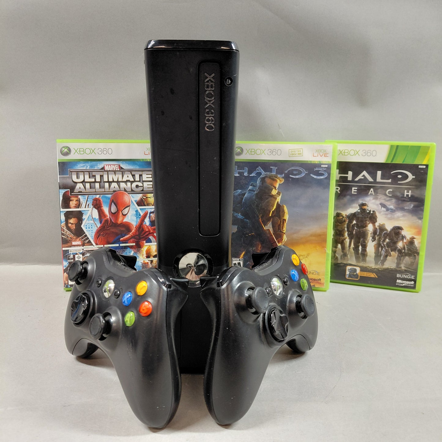 Microsoft Xbox 360 S 4GB Black 1439 W/3 Games