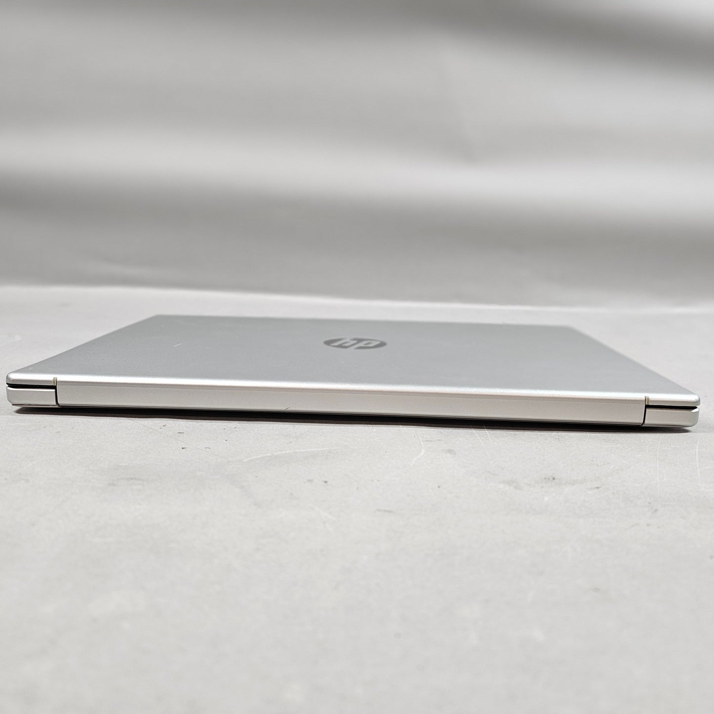 HP Laptop 15-FC0093DX 15.6" Ryzen 5 7520U 2.8GHz 16GB RAM 250GB SSD