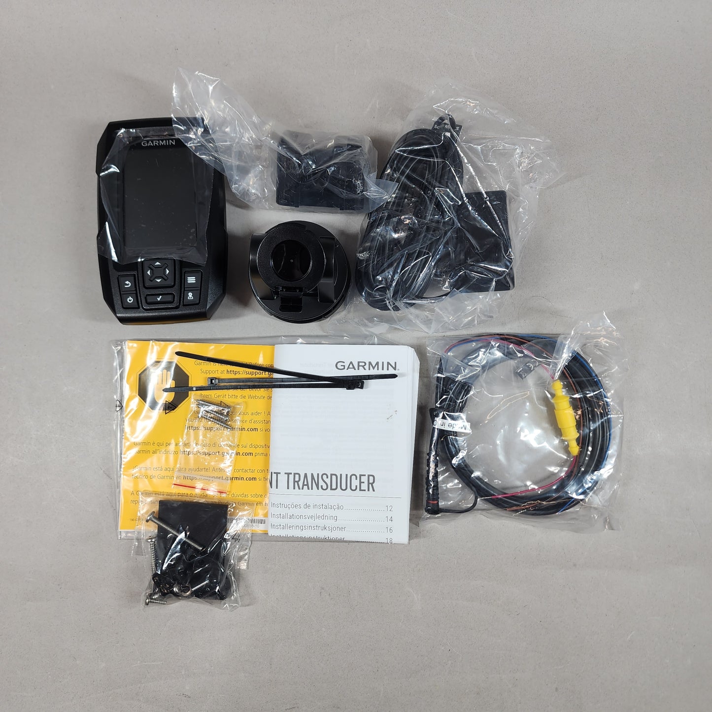 Garmin Chirp 77/200 kHz GPS Fishfinder STRIKER 4