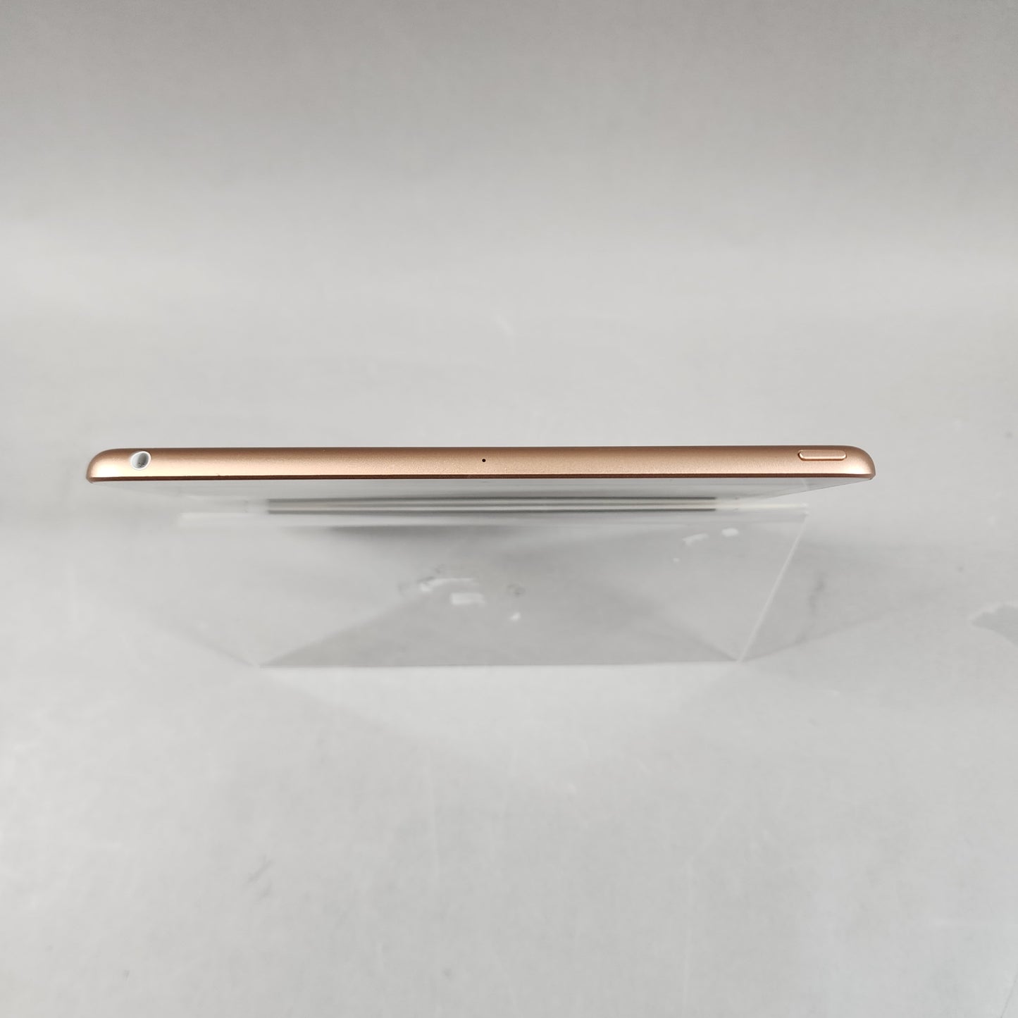 WiFi Only Apple iPad 8th Gen 32GB GOLD MYLC2LL/A