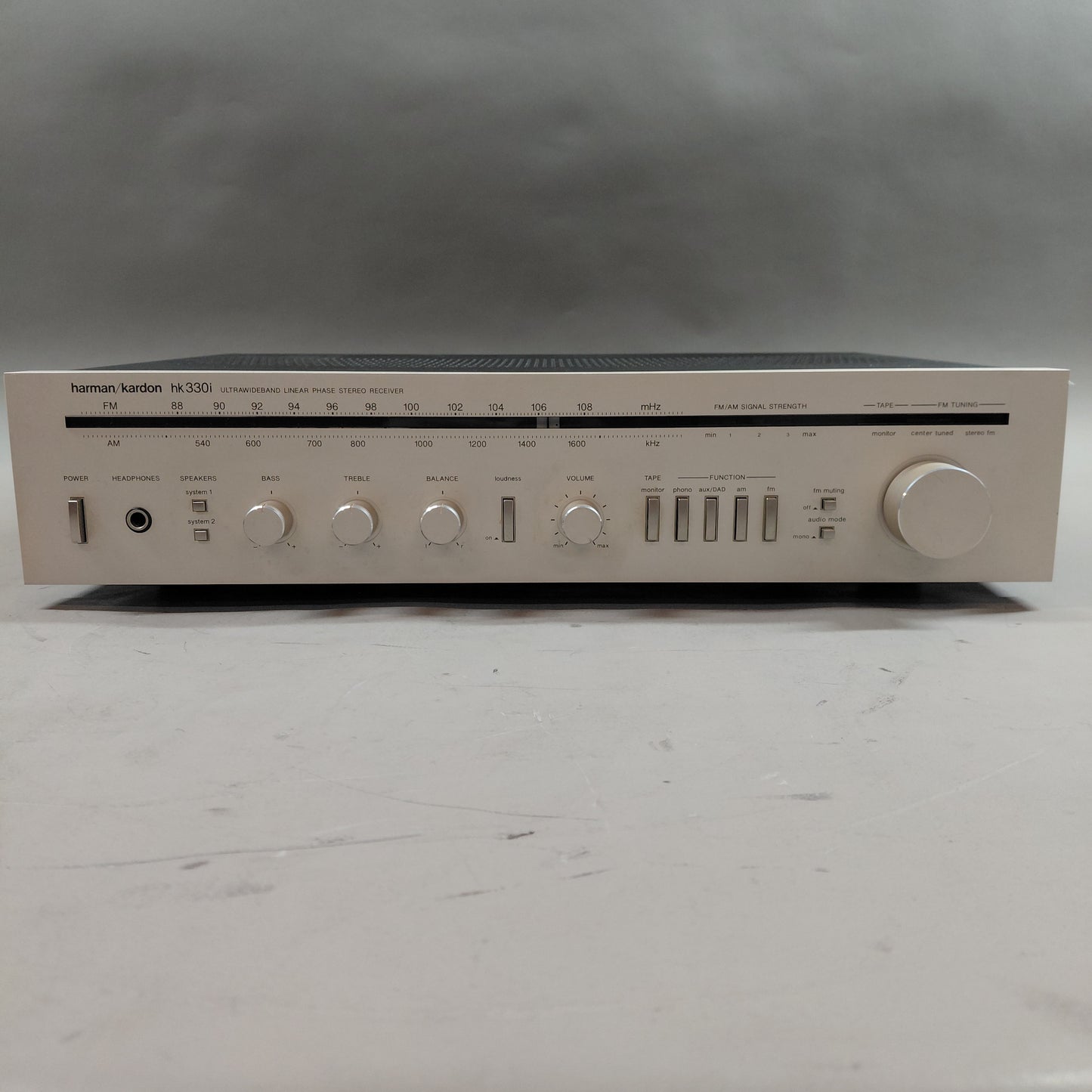 Harman Kardon HK 330i Receiver