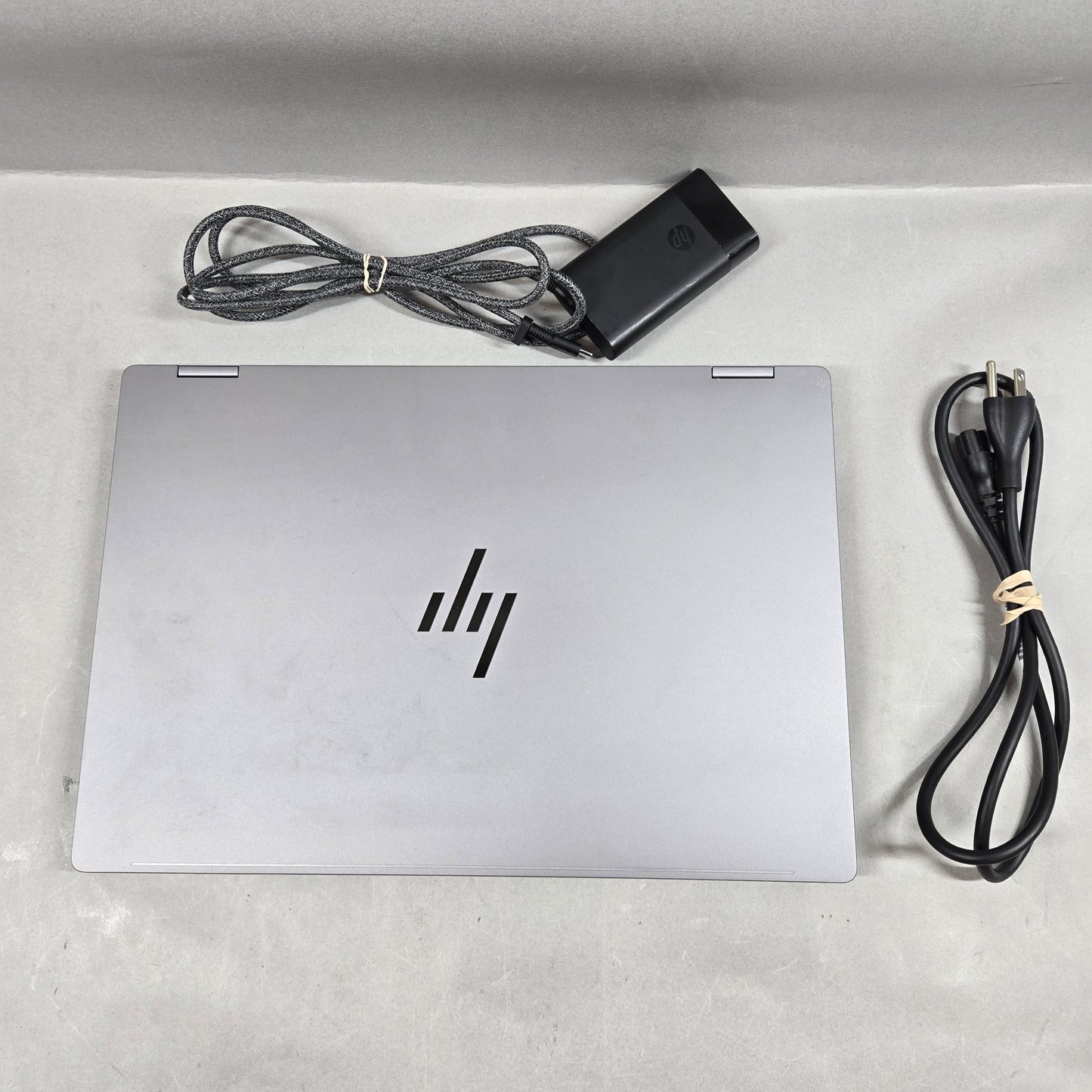 HP Omnibook X  15-EG0067ST 15.6" Ryzen 5 220 3.2GHz 16GB RAM 500GB SSD