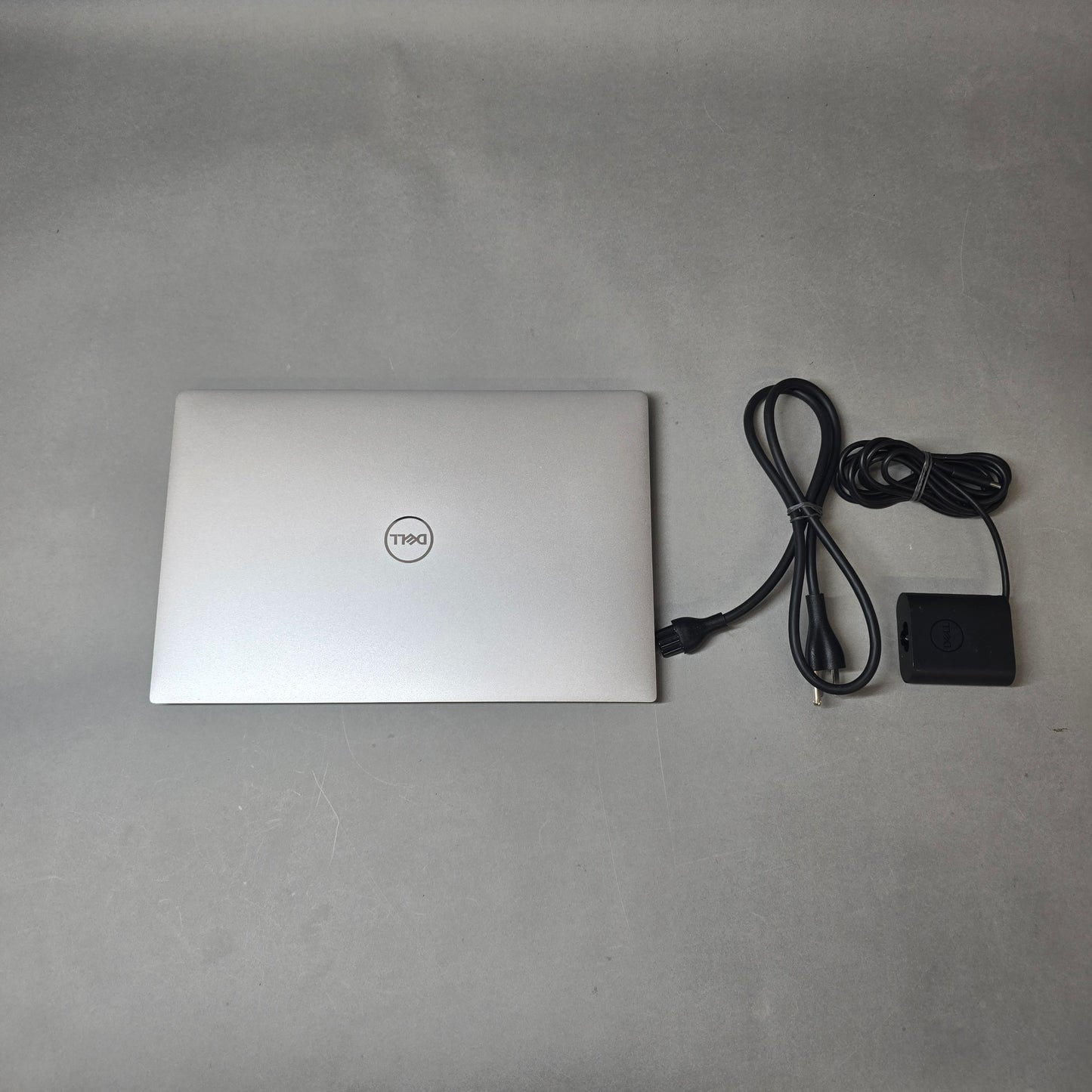 Dell XPS 13 9380 P82G 13" i7-8565U 1.8GHz 8GB RAM 512GB SSD